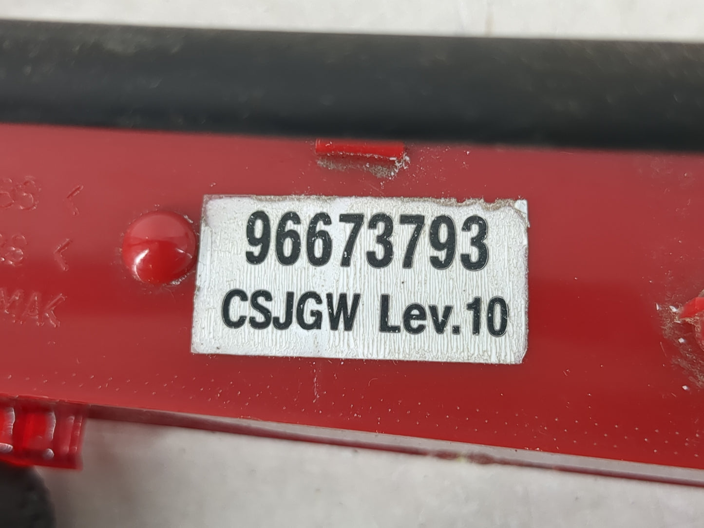 2008 Saturn Vue Driver Left Side Tail Light Taillight Deck Lid Mounted - Oemusedautoparts1.com