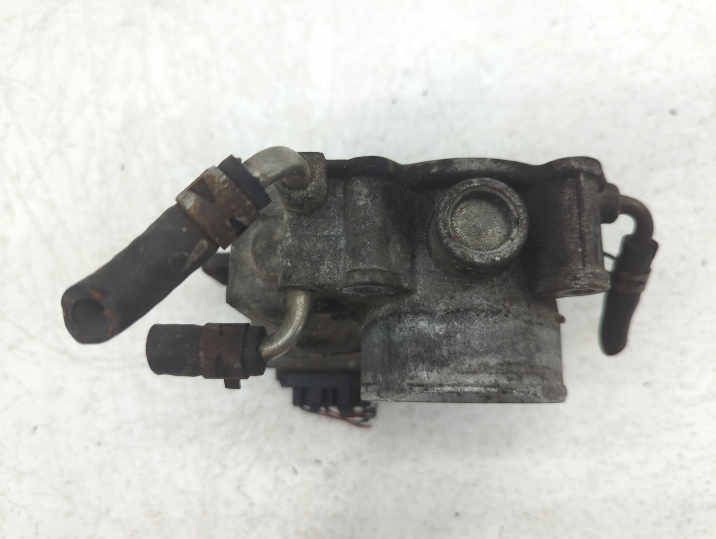 2008-2015 Scion Xb Throttle Body P/N:22030-28070 Fits Fits 2006 2007 2008 2009 2010 2011 2012 2013 2014 2015 OEM Used Auto P