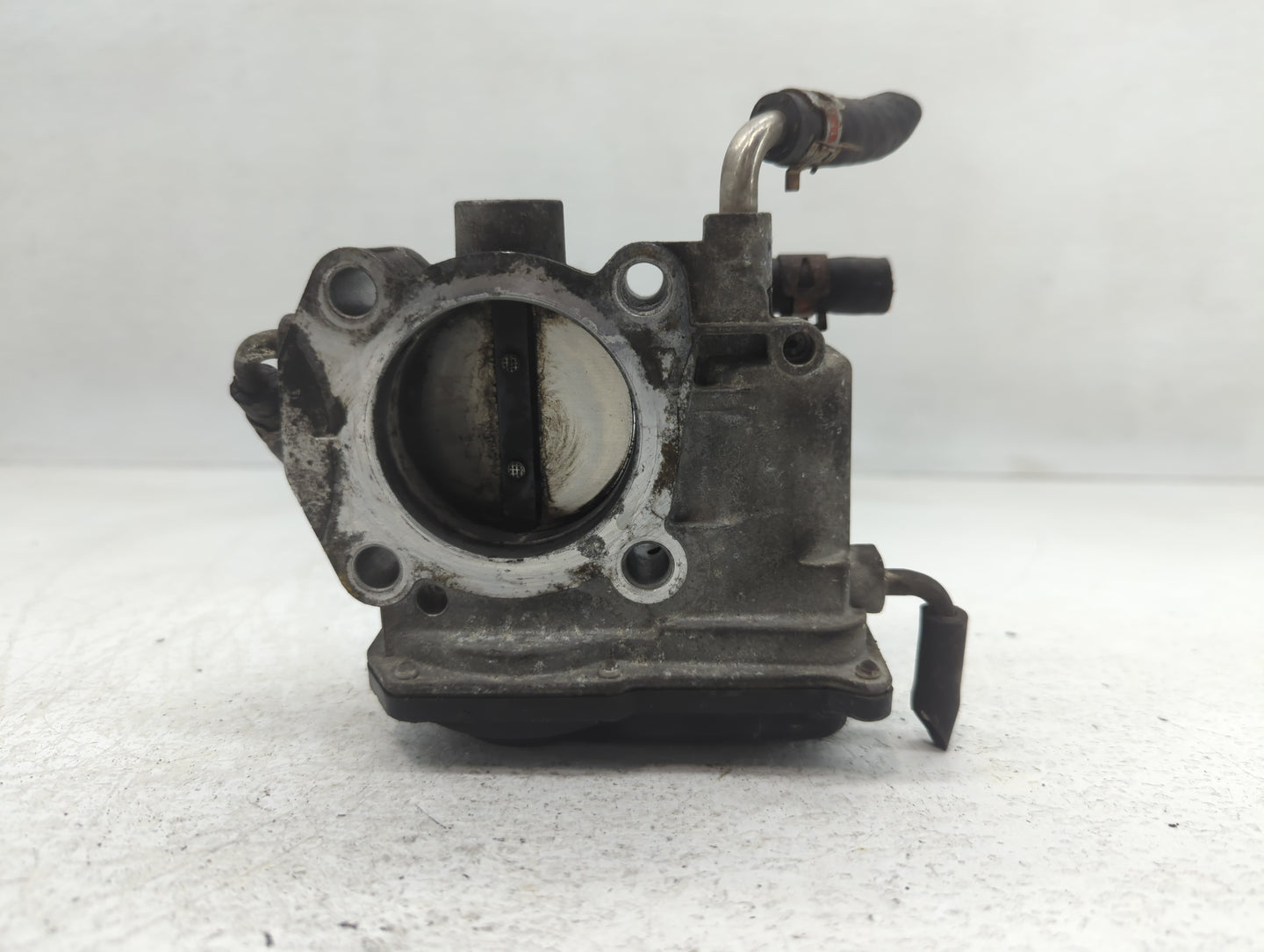 2008-2015 Scion Xb Throttle Body P/N:22030-28070 Fits Fits 2006 2007 2008 2009 2010 2011 2012 2013 2014 2015 OEM Used Auto P