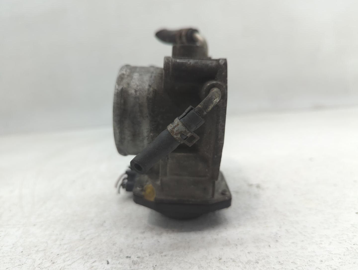 2008-2015 Scion Xb Throttle Body P/N:22030-28070 Fits Fits 2006 2007 2008 2009 2010 2011 2012 2013 2014 2015 OEM Used Auto P