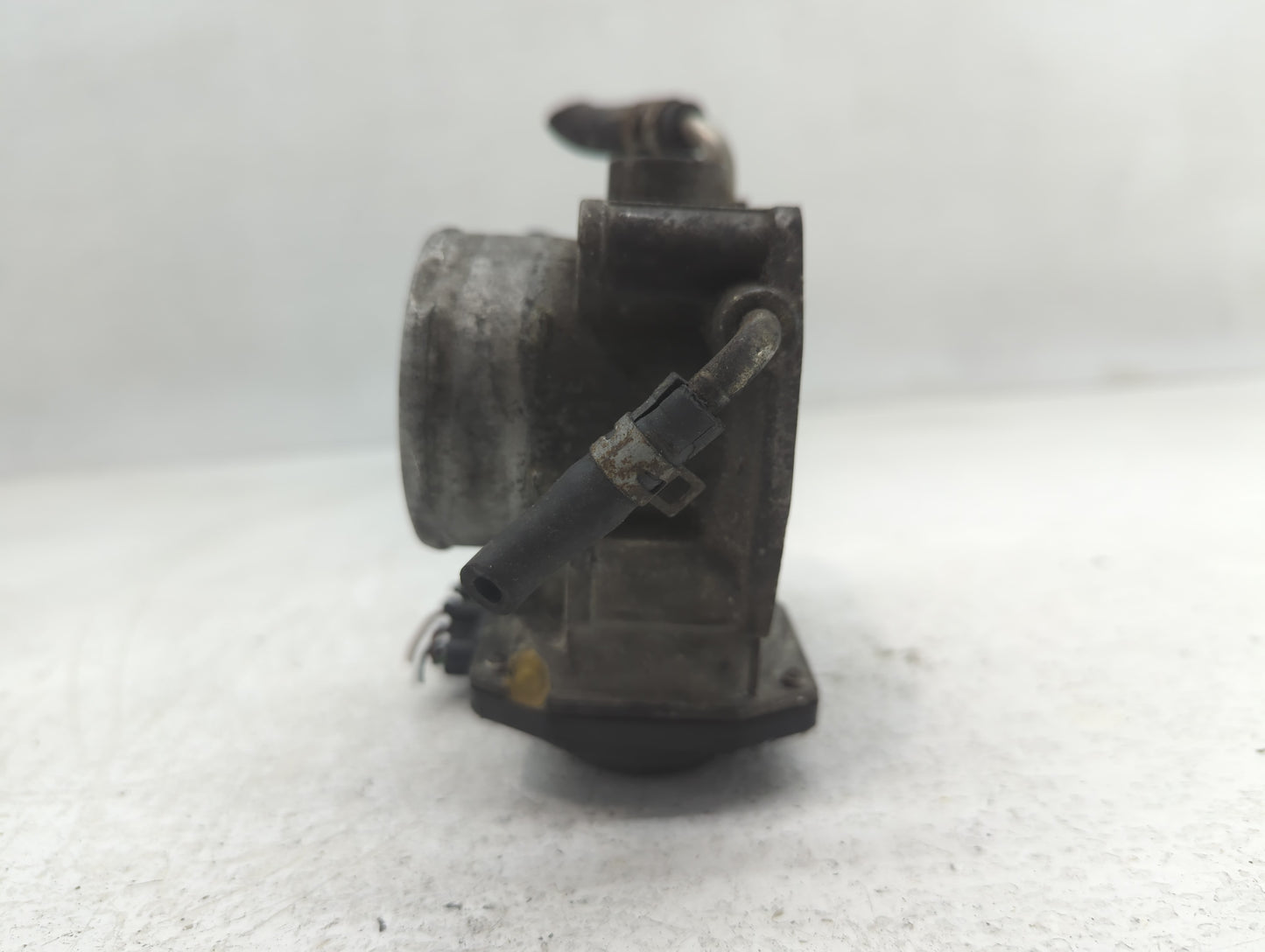 2008-2015 Scion Xb Throttle Body P/N:22030-28070 Fits Fits 2006 2007 2008 2009 2010 2011 2012 2013 2014 2015 OEM Used Auto P