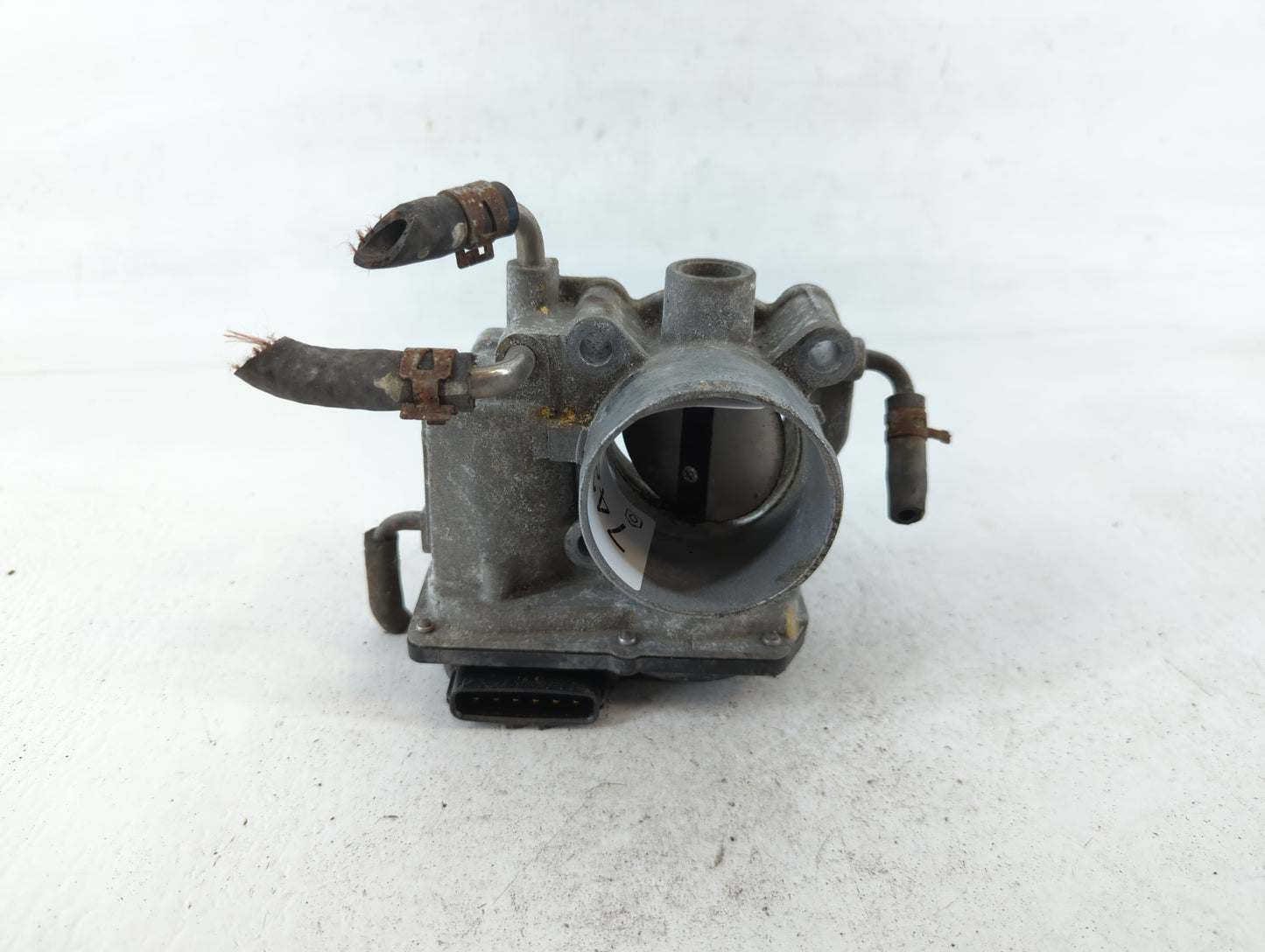 2008-2015 Scion Xb Throttle Body P/N:22030-28070 Fits Fits 2006 2007 2008 2009 2010 2011 2012 2013 2014 2015 OEM Used Auto P