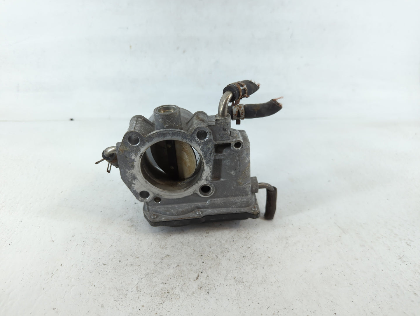2008-2015 Scion Xb Throttle Body P/N:22030-28070 Fits Fits 2006 2007 2008 2009 2010 2011 2012 2013 2014 2015 OEM Used Auto P