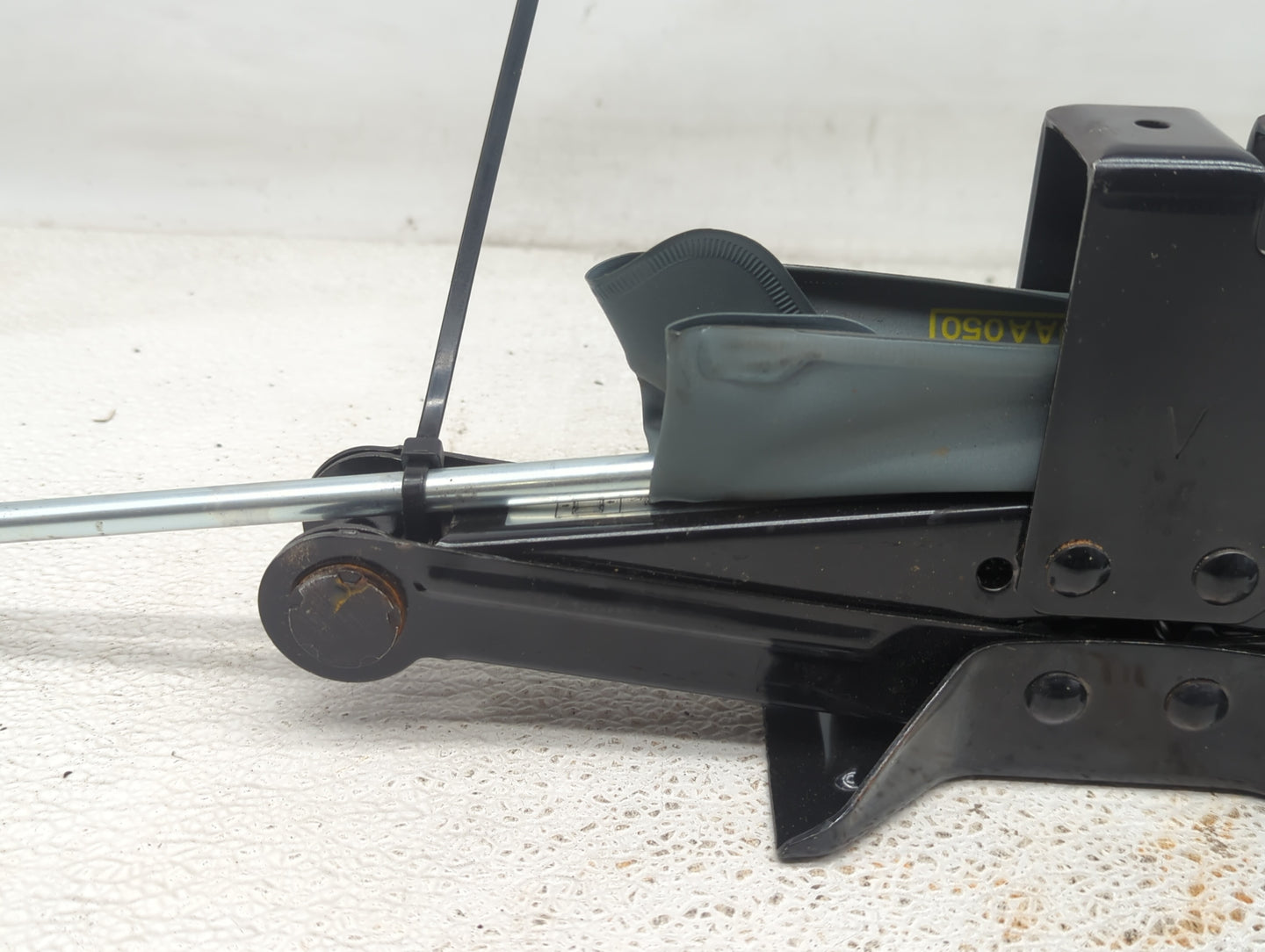 2008 Subaru Forester Spare Scissor Car Jack - Oemusedautoparts1.com
