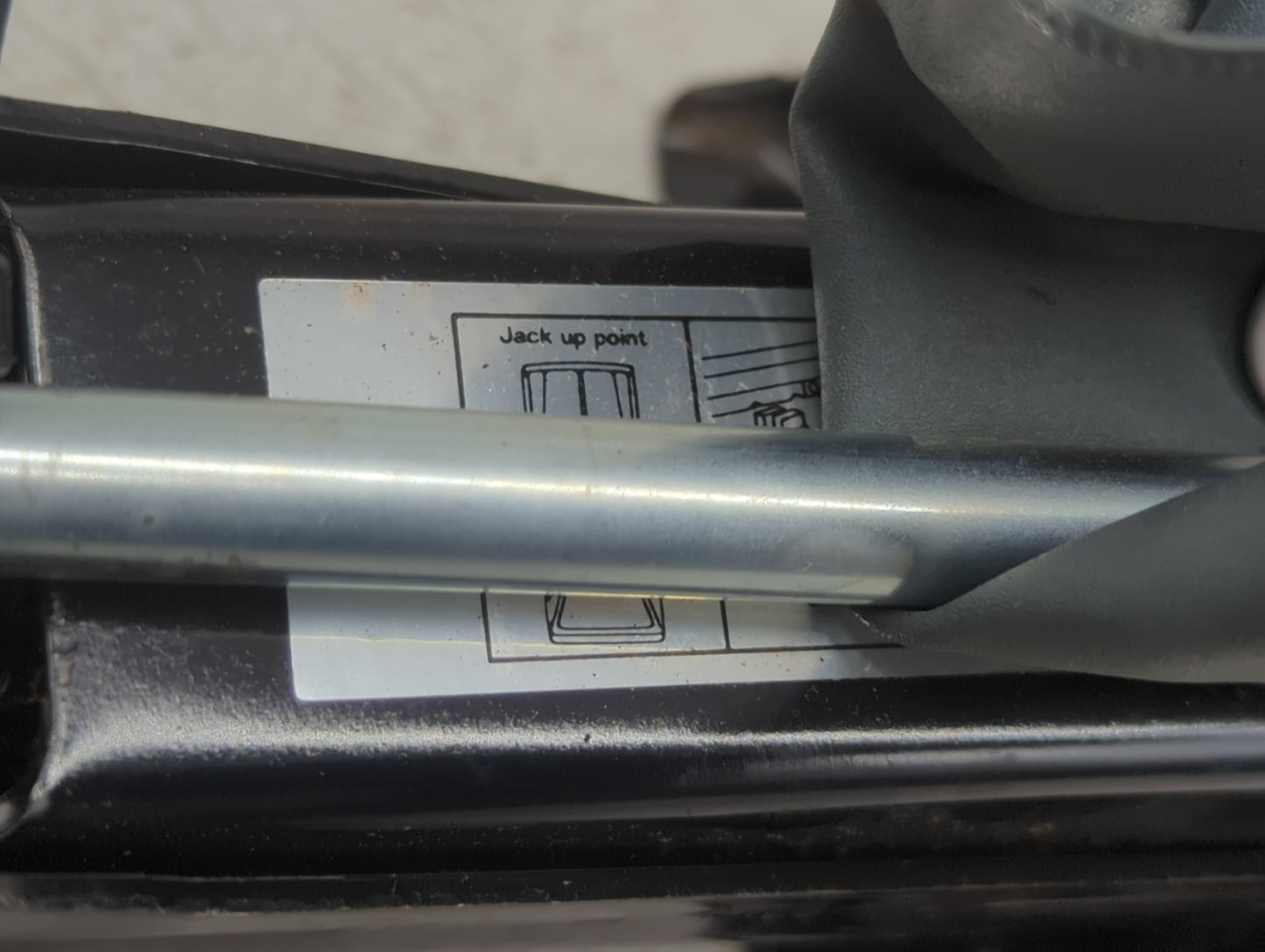 2008 Subaru Forester Spare Scissor Car Jack - Oemusedautoparts1.com