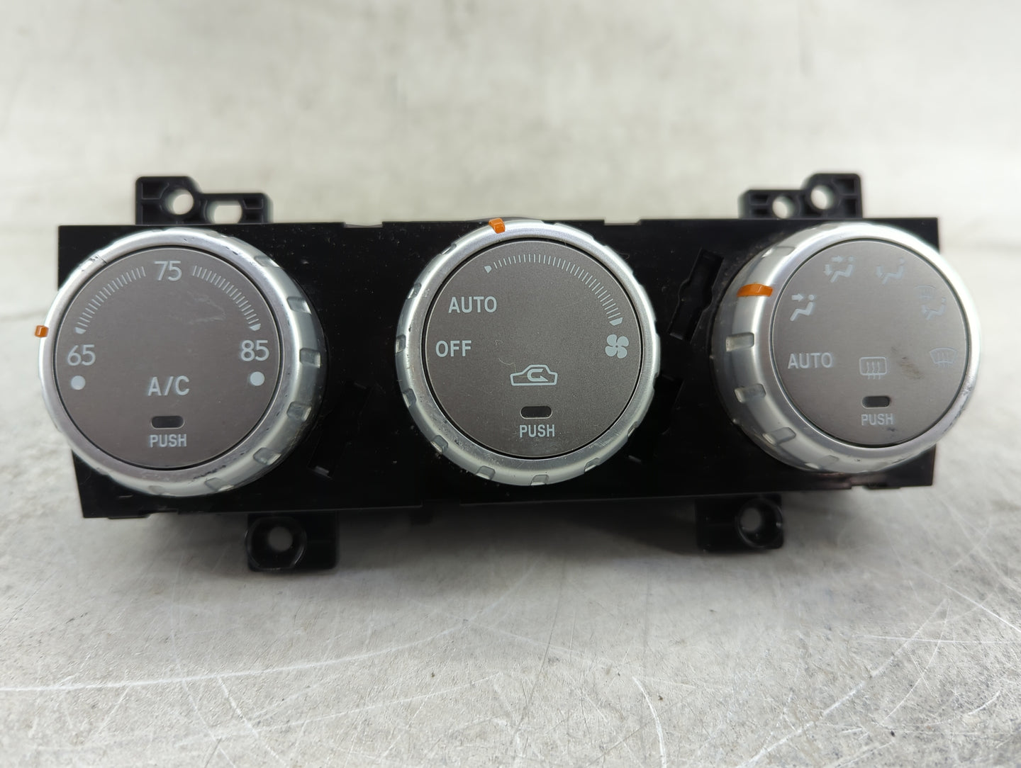2008 Subaru Forester Climate Control Module Temperature AC/Heater Replacement P/N:72311SA130 Fits OEM Used Auto Parts - Oemu