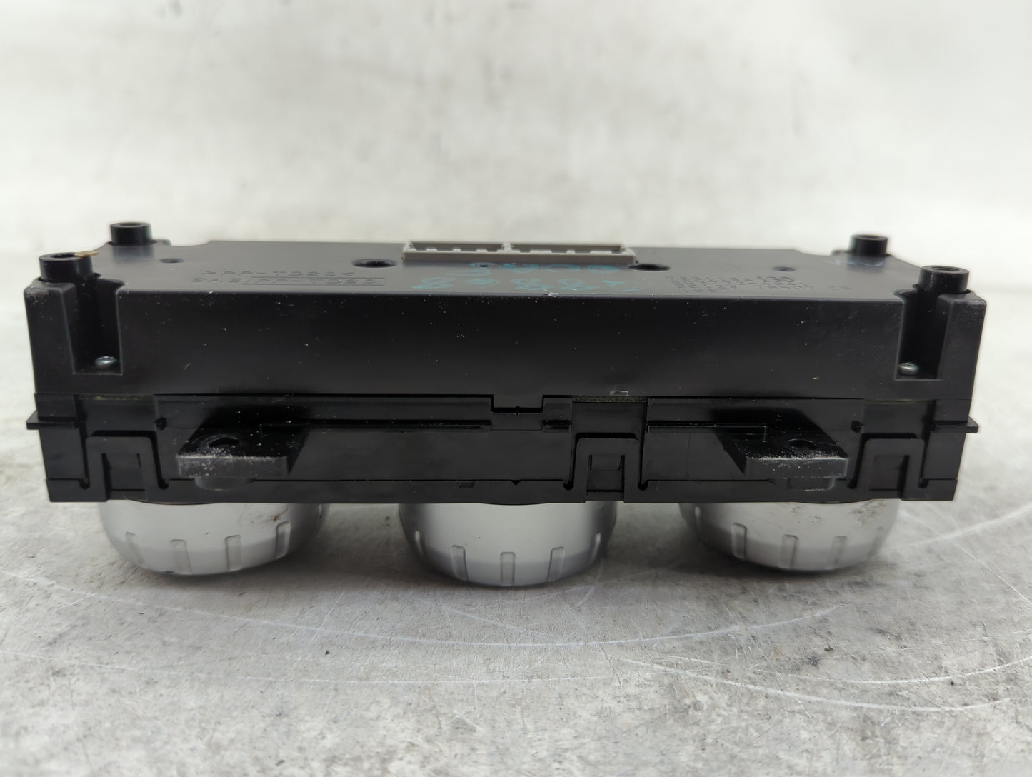 2008 Subaru Forester Climate Control Module Temperature AC/Heater Replacement P/N:72311SA130 Fits OEM Used Auto Parts - Oemu