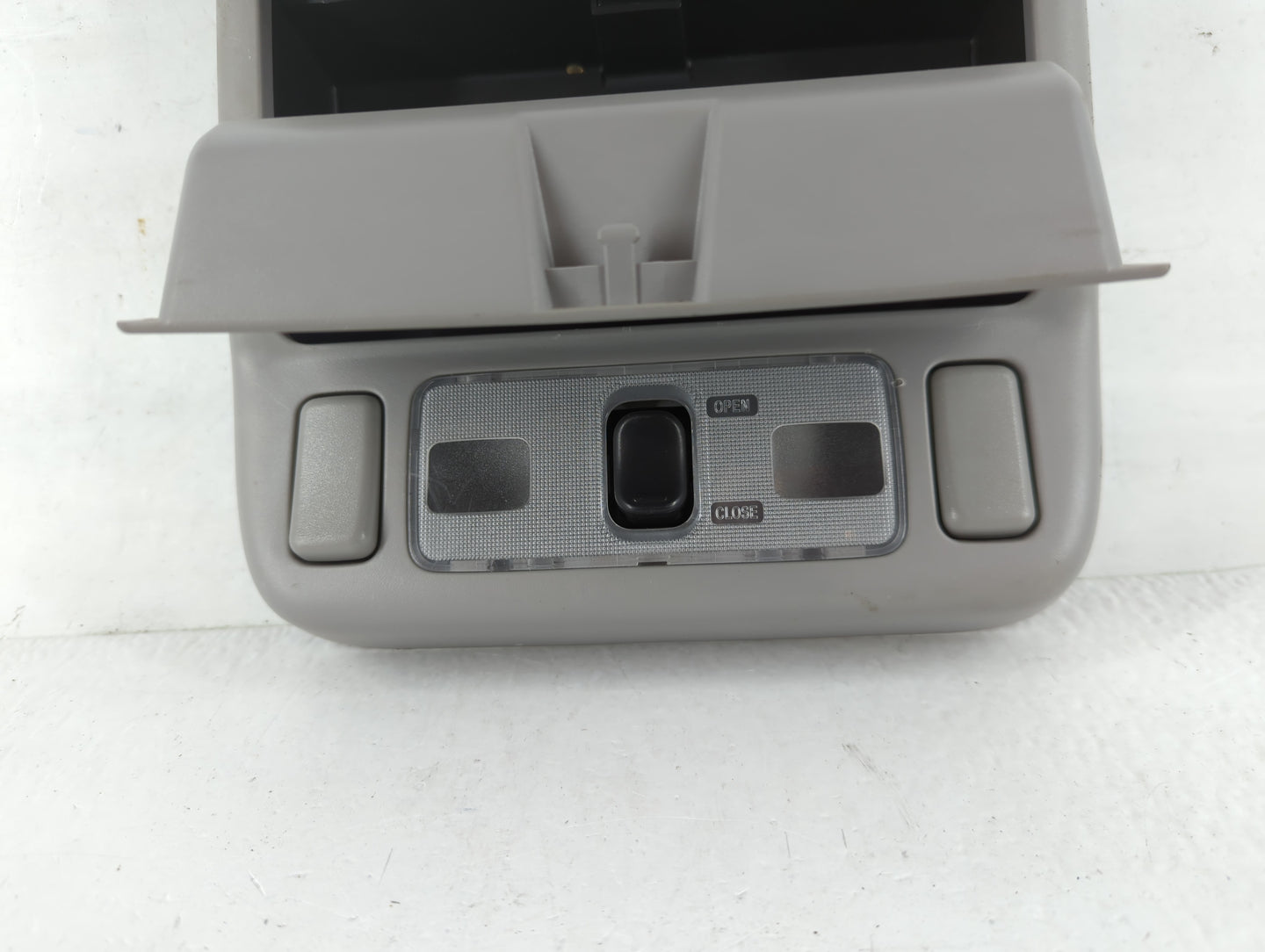 2008 Subaru Forester Overhead Roof Console - Oemusedautoparts1.com