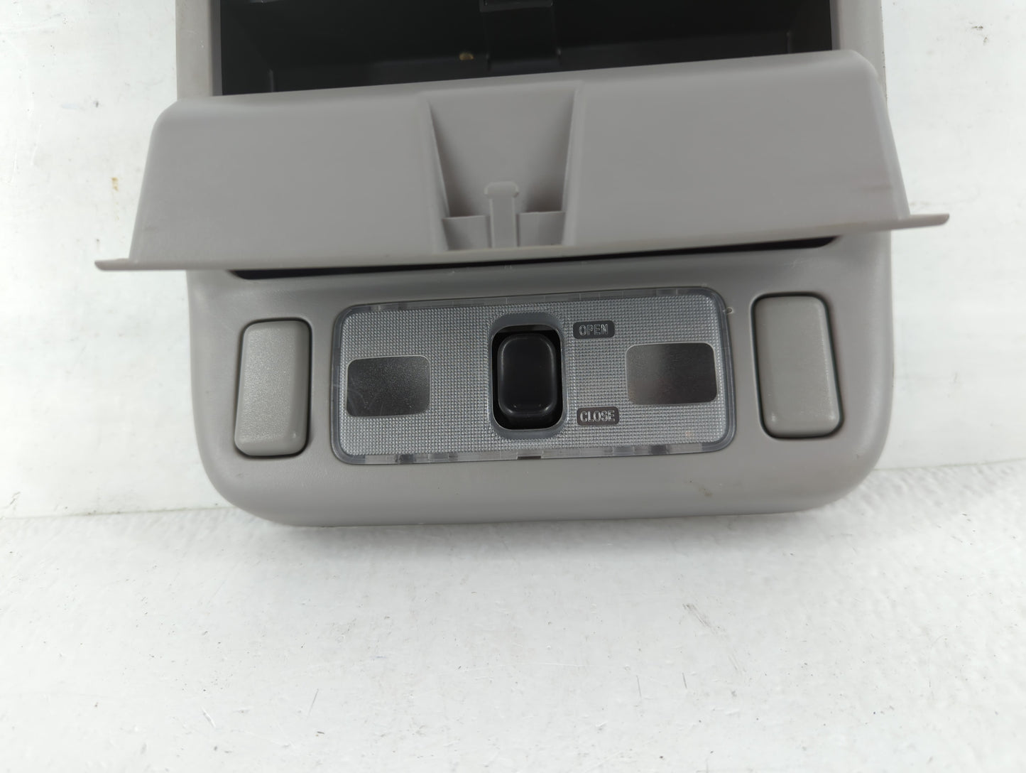 2008 Subaru Forester Overhead Roof Console - Oemusedautoparts1.com