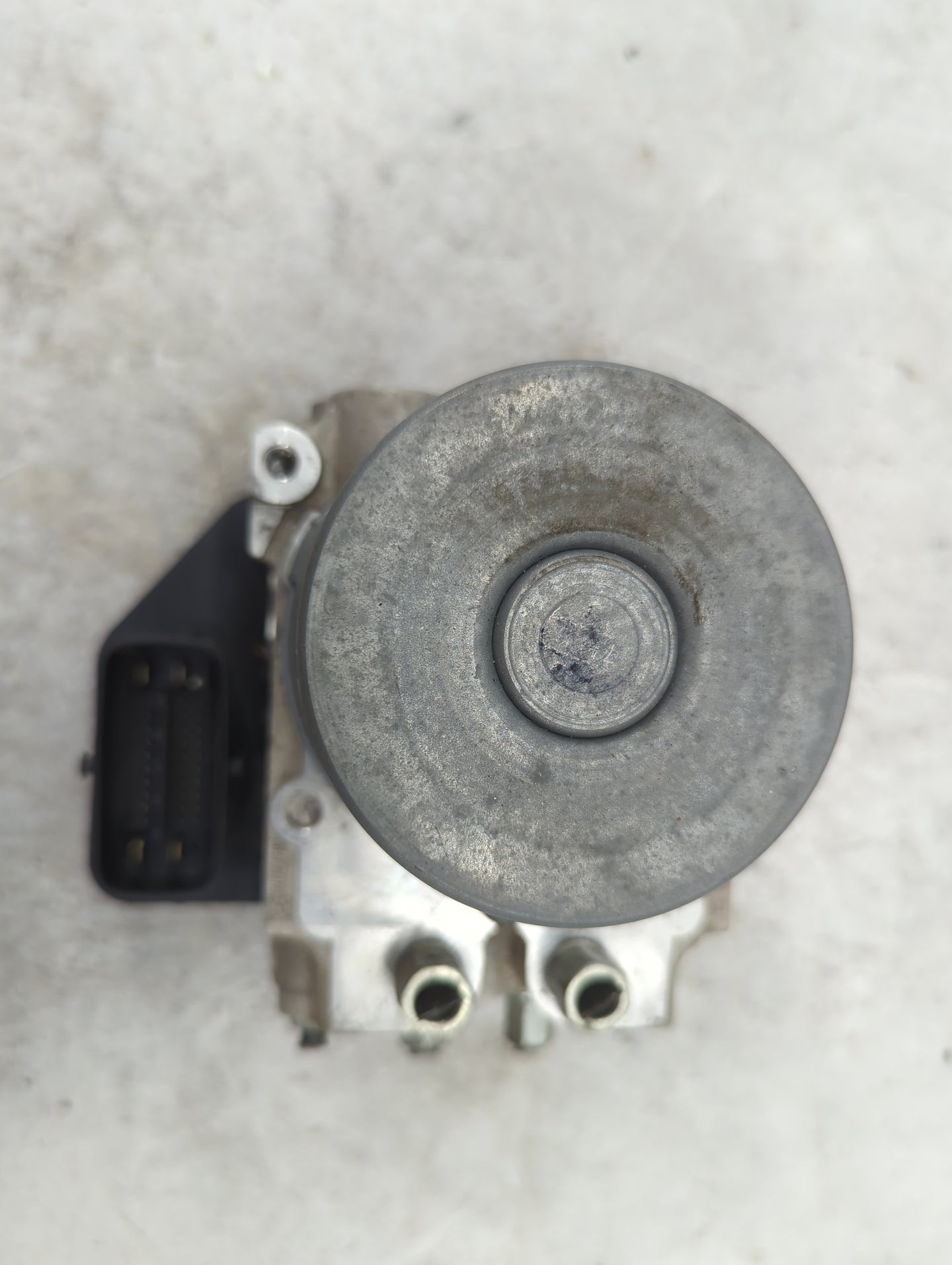 2008-2009 Subaru Impreza ABS Pump Control Module Replacement P/N:47660 4GV0A 133230-7061 Fits Fits 2008 2009 OEM Used Auto P