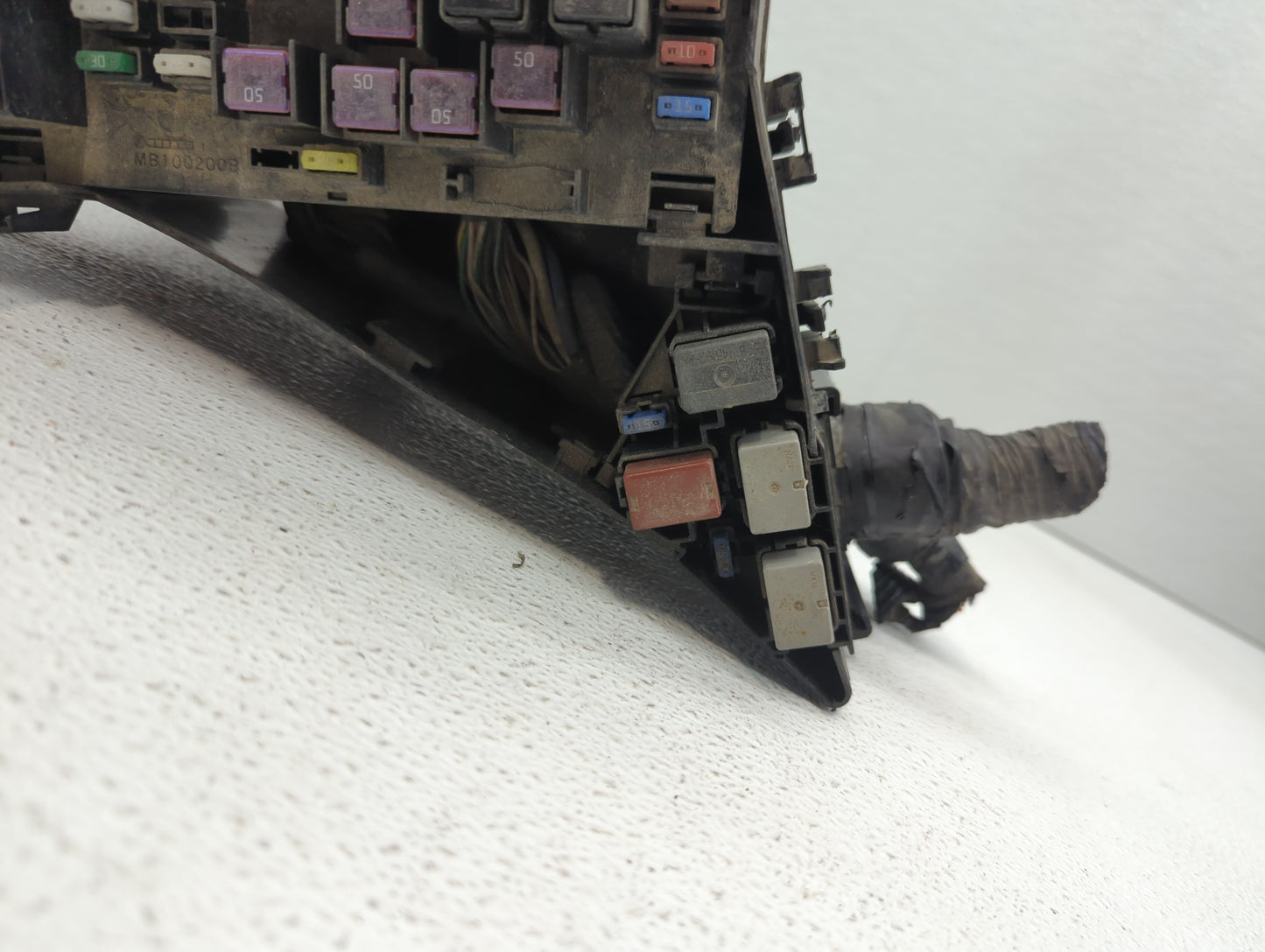 2008-2011 Subaru Impreza Fusebox Fuse Box Panel Relay Module P/N:MB502096B 82241FG010, 241FG010 Fits Fits 2008 2009 2010 201