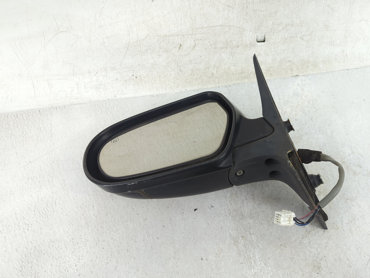 2005-2009 Subaru Legacy Driver Side View Mirror - Left Door Mirror OEM Used - Oemusedautoparts1.com