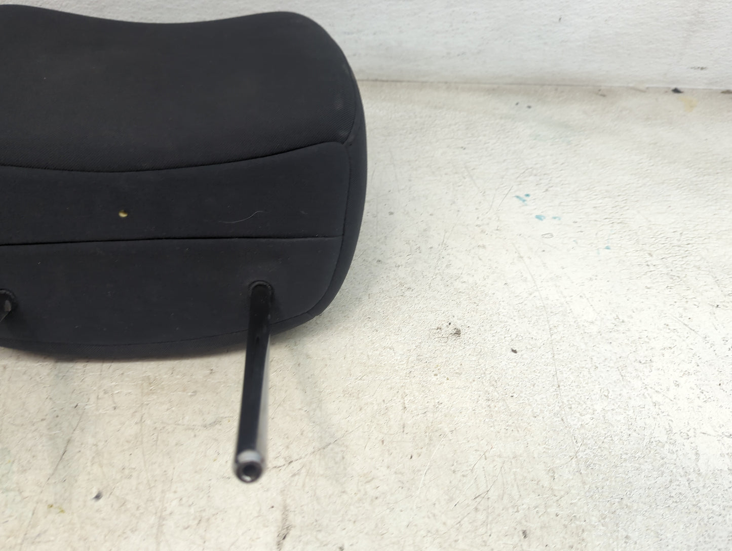 2008 Subaru Legacy Headrest Head Rest Front Driver Seat Black 1472497 - Oemusedautoparts1.com