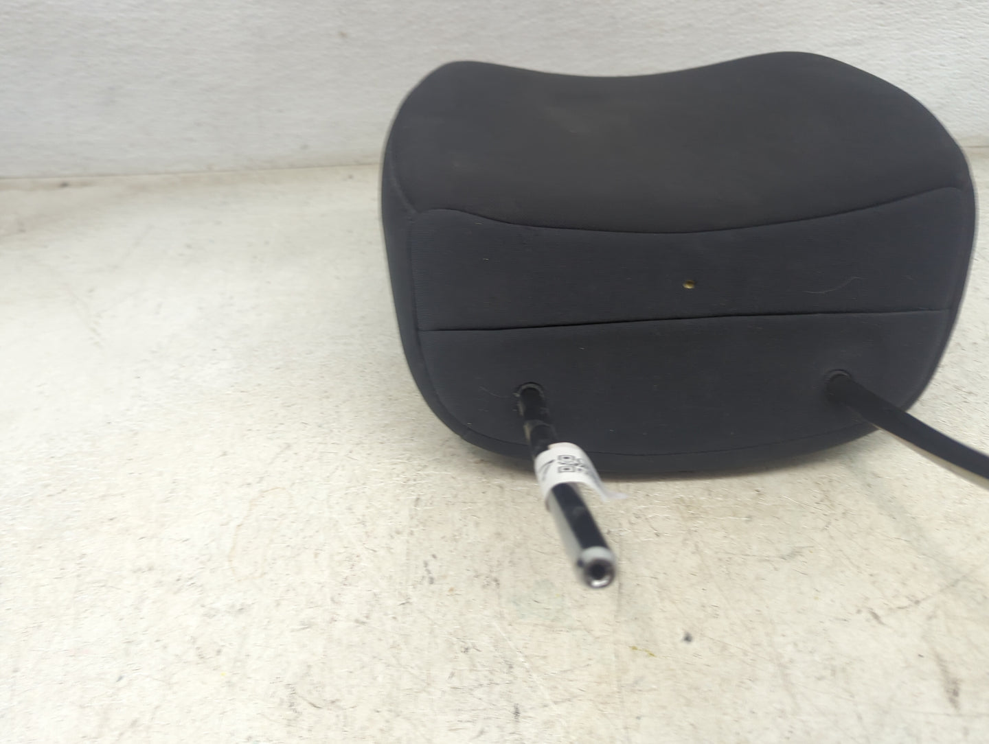 2008 Subaru Legacy Headrest Head Rest Front Driver Seat Black 1472497 - Oemusedautoparts1.com