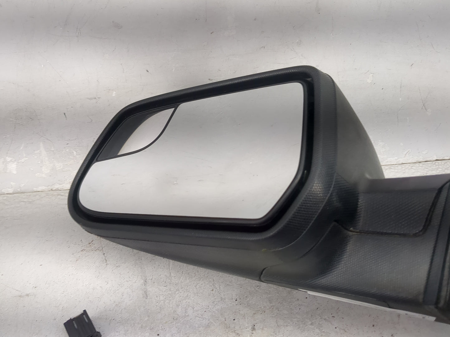 2005-2009 Subaru Legacy Passenger Side View Mirror - Right Door Mirror OEM Used - Oemusedautoparts1.com
