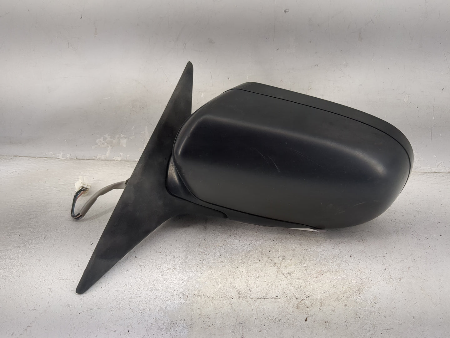 2005-2009 Subaru Legacy Driver Side View Mirror - Left Door Mirror OEM Used - Oemusedautoparts1.com