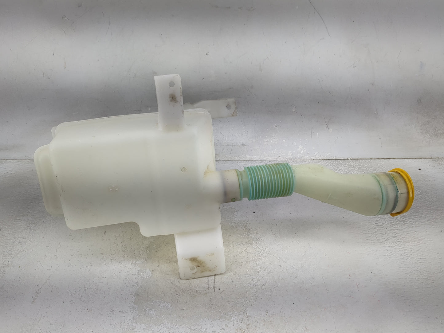 2005-2009 Subaru Legacy Windshield Washer Fluid Reservoir Bottle Oem - Oemusedautoparts1.com