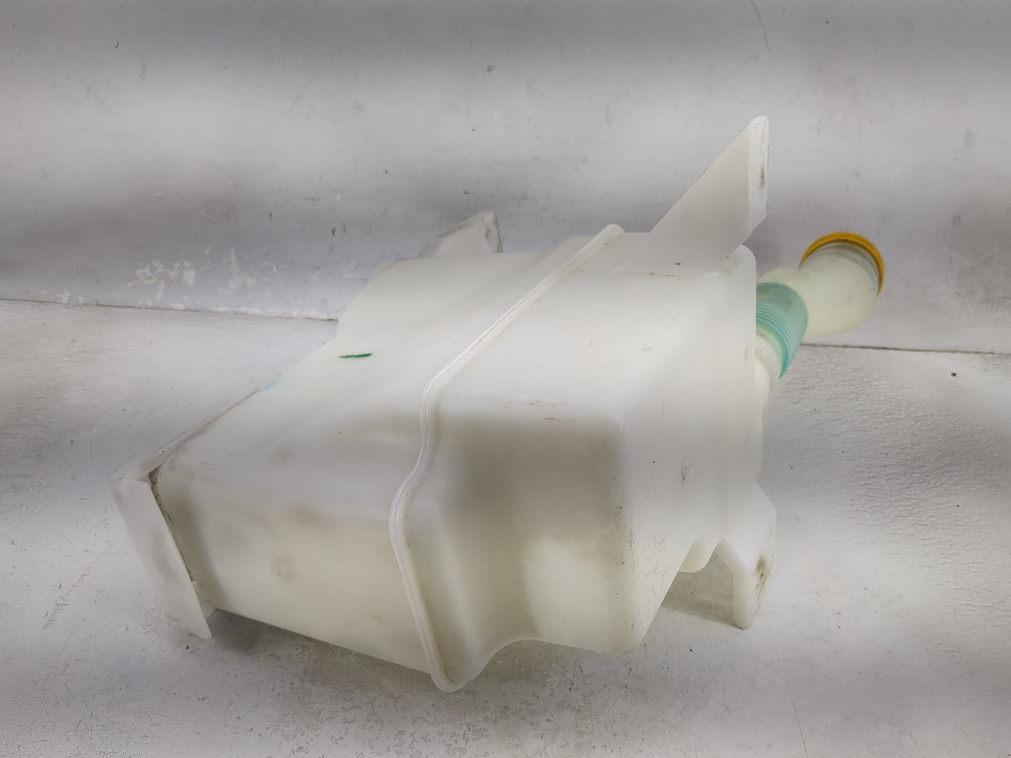 2005-2009 Subaru Legacy Windshield Washer Fluid Reservoir Bottle Oem - Oemusedautoparts1.com