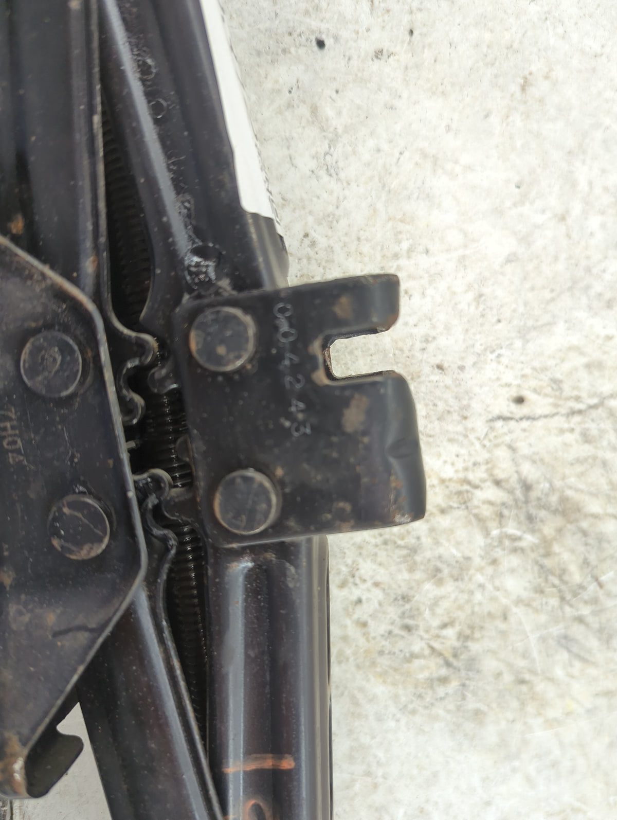 2008 Subaru Legacy Spare Scissor Car Jack Black - Oemusedautoparts1.com