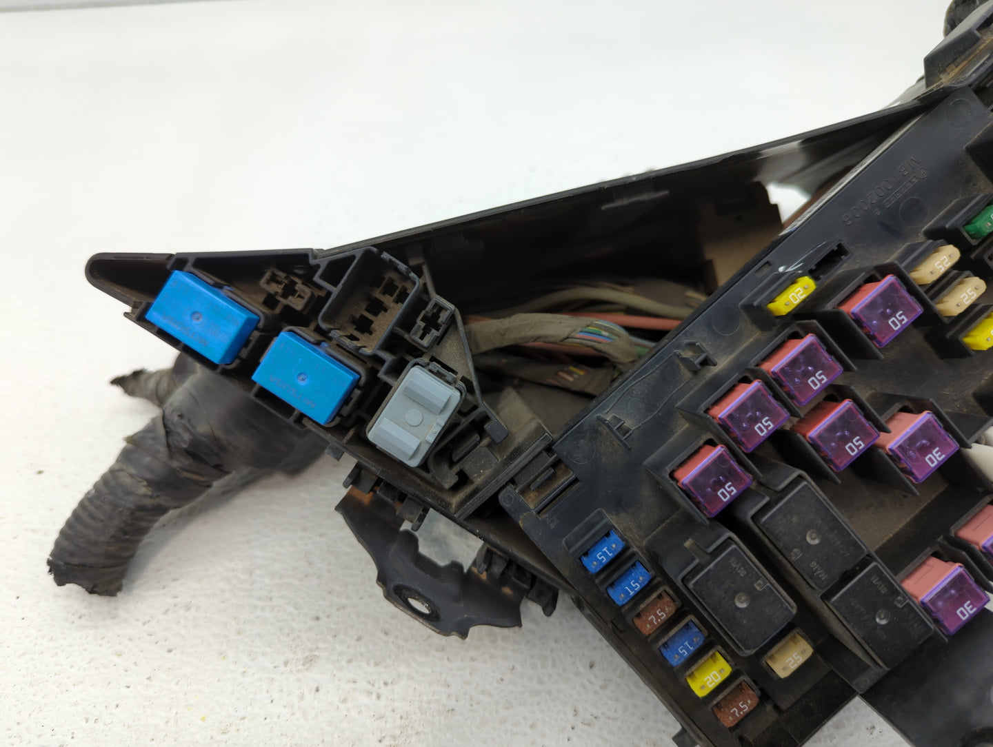 2006-2009 Subaru Legacy Fusebox Fuse Box Panel Relay Module P/N:MB100200B 82201AG02C Fits Fits 2006 2007 2008 2009 OEM Used 