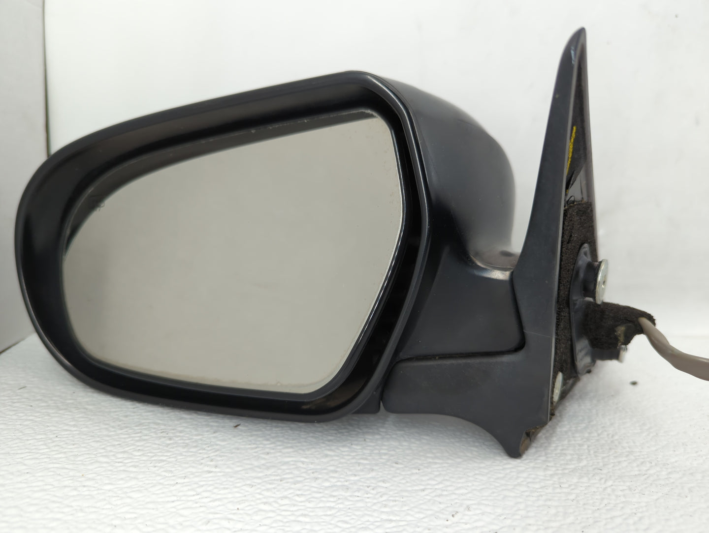 2005-2009 Subaru Legacy Driver Side View Mirror - Left Door Mirror OEM Used - Oemusedautoparts1.com