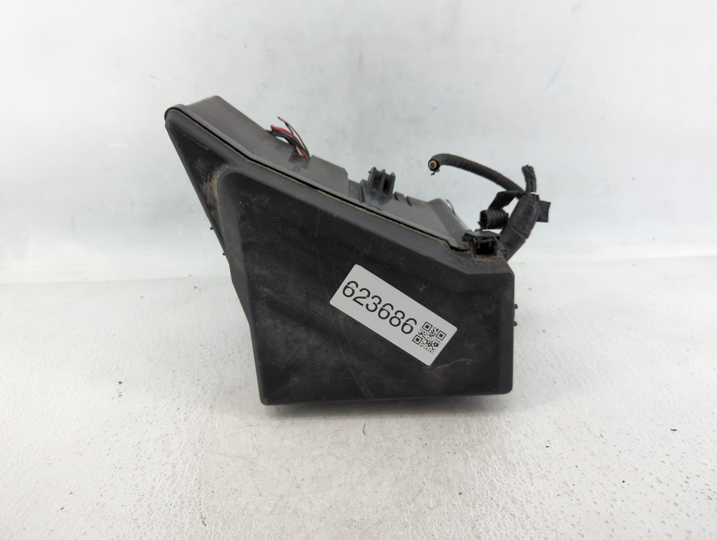 2006-2009 Subaru Legacy Fusebox Fuse Box Panel Relay Module P/N:MB502050B Fits Fits 2006 2007 2008 2009 OEM Used Auto Parts 