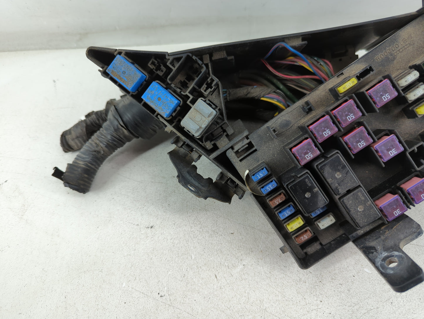 2006-2009 Subaru Legacy Fusebox Fuse Box Panel Relay Module P/N:MB502050B Fits Fits 2006 2007 2008 2009 OEM Used Auto Parts 