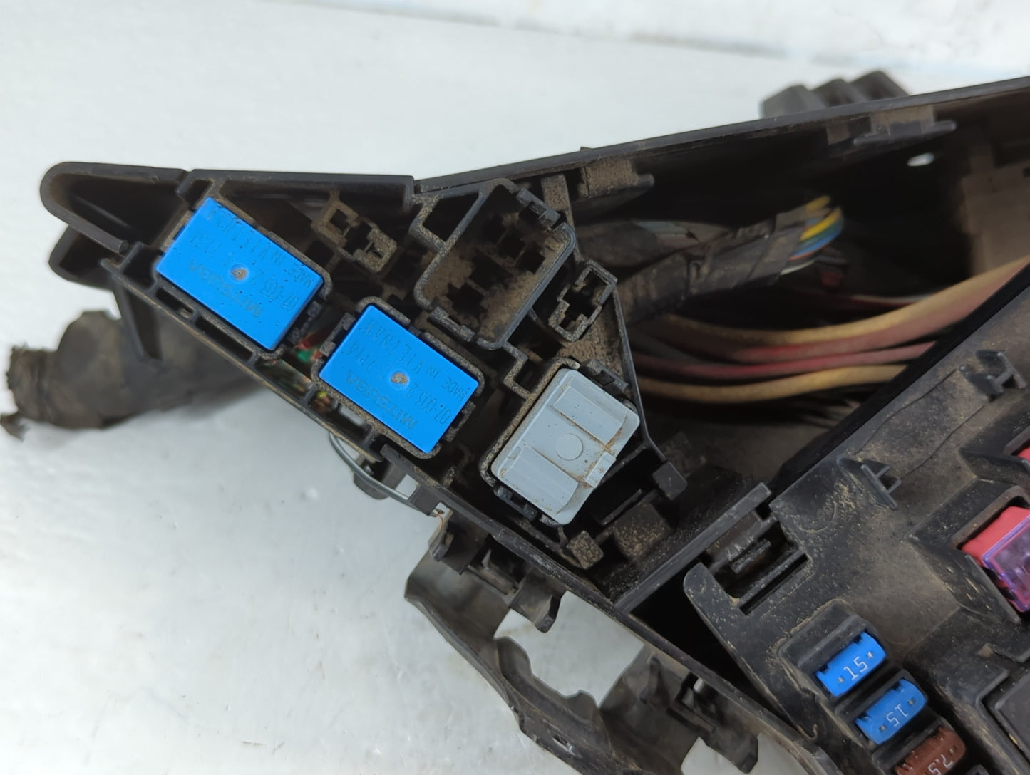 2006-2009 Subaru Legacy Fusebox Fuse Box Panel Relay Module P/N:MB100200B Fits Fits 2006 2007 2008 2009 OEM Used Auto Parts 