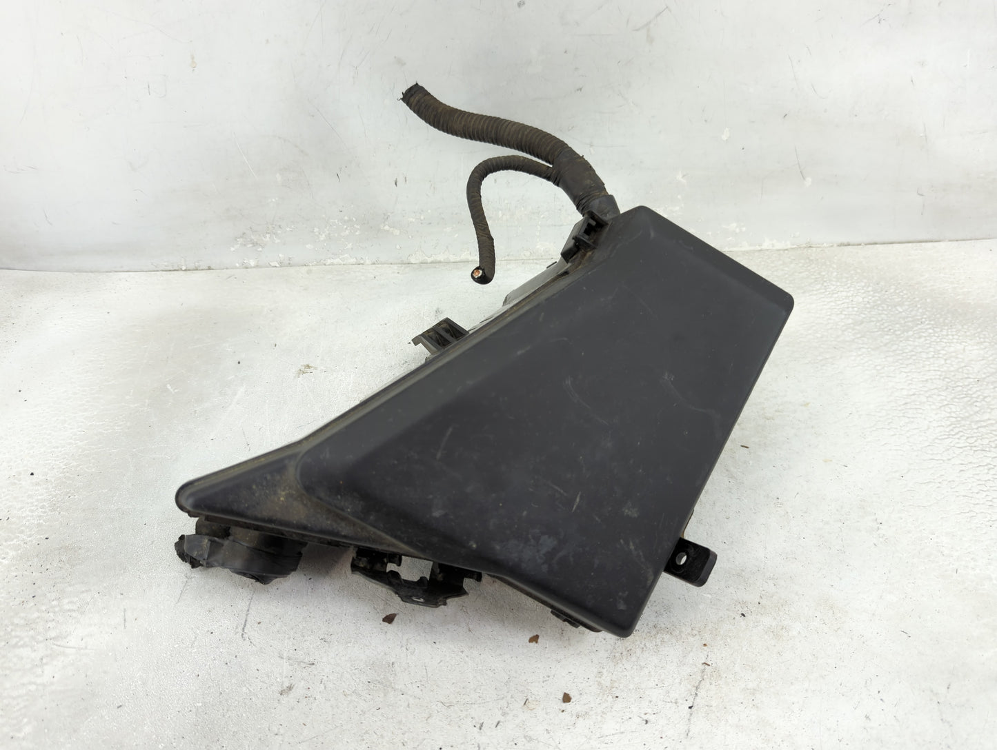 2008 Subaru Outback Fusebox Fuse Box Panel Relay Module P/N:MB502000B Fits OEM Used Auto Parts - Oemusedautoparts1.com
