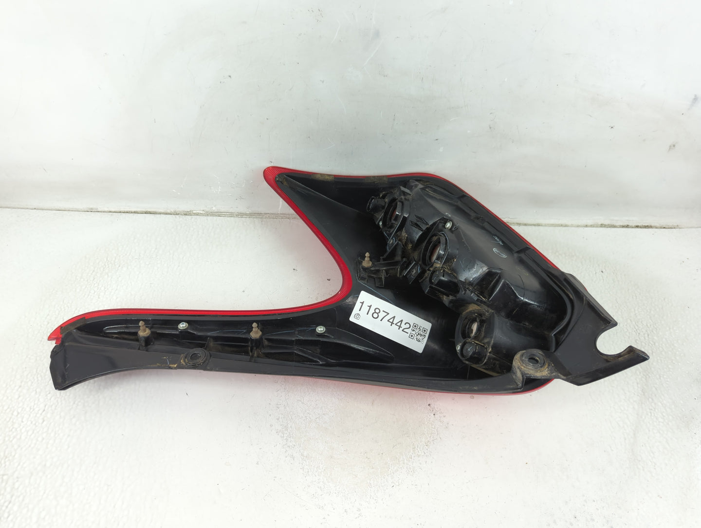 2008-2014 Subaru Tribeca Tail Light Assembly Passenger Right OEM Fits Fits 2008 2009 2010 2011 2012 2013 2014 OEM Used Auto 