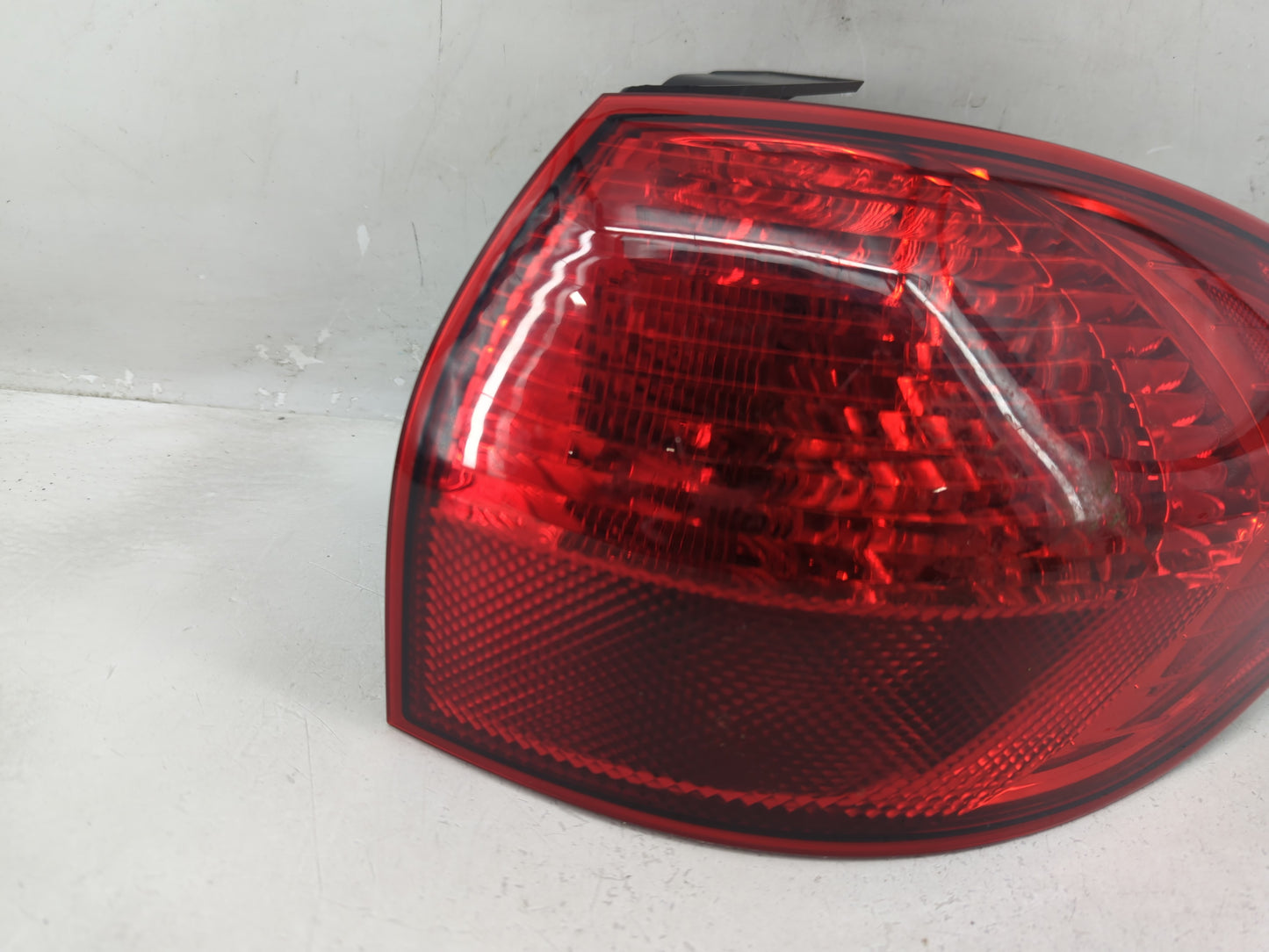 2008-2014 Subaru Tribeca Tail Light Assembly Passenger Right OEM P/N:107-0107 Fits Fits 2008 2009 2010 2011 2012 2013 2014 O