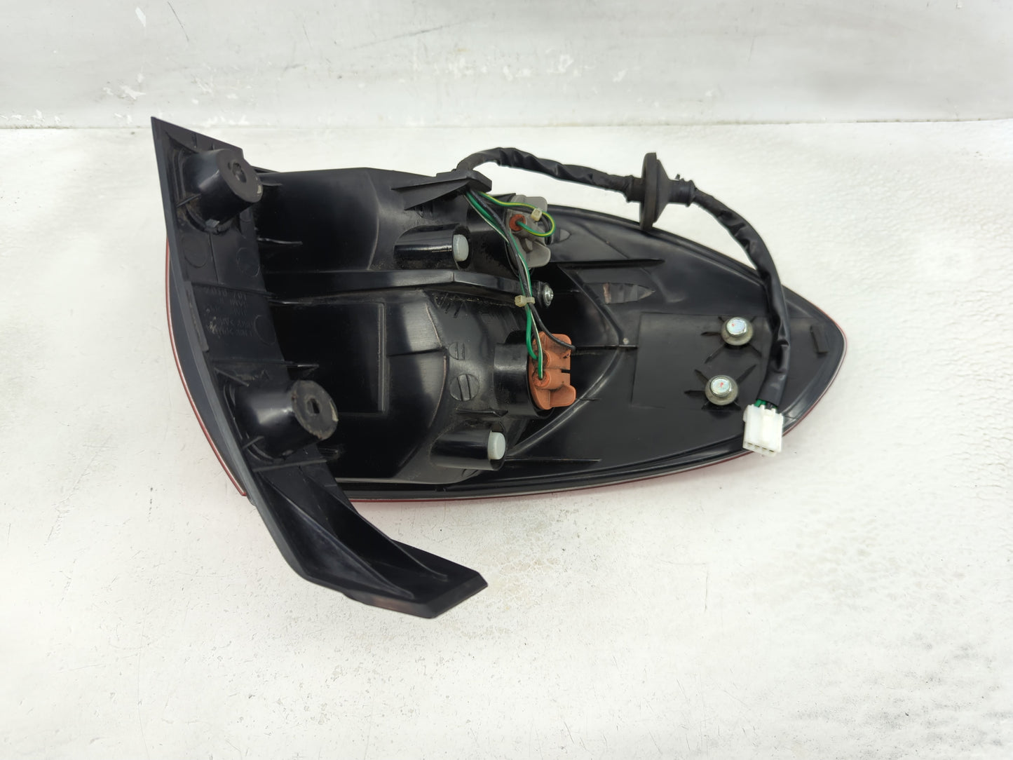 2008-2014 Subaru Tribeca Tail Light Assembly Passenger Right OEM P/N:107-0107 Fits Fits 2008 2009 2010 2011 2012 2013 2014 O