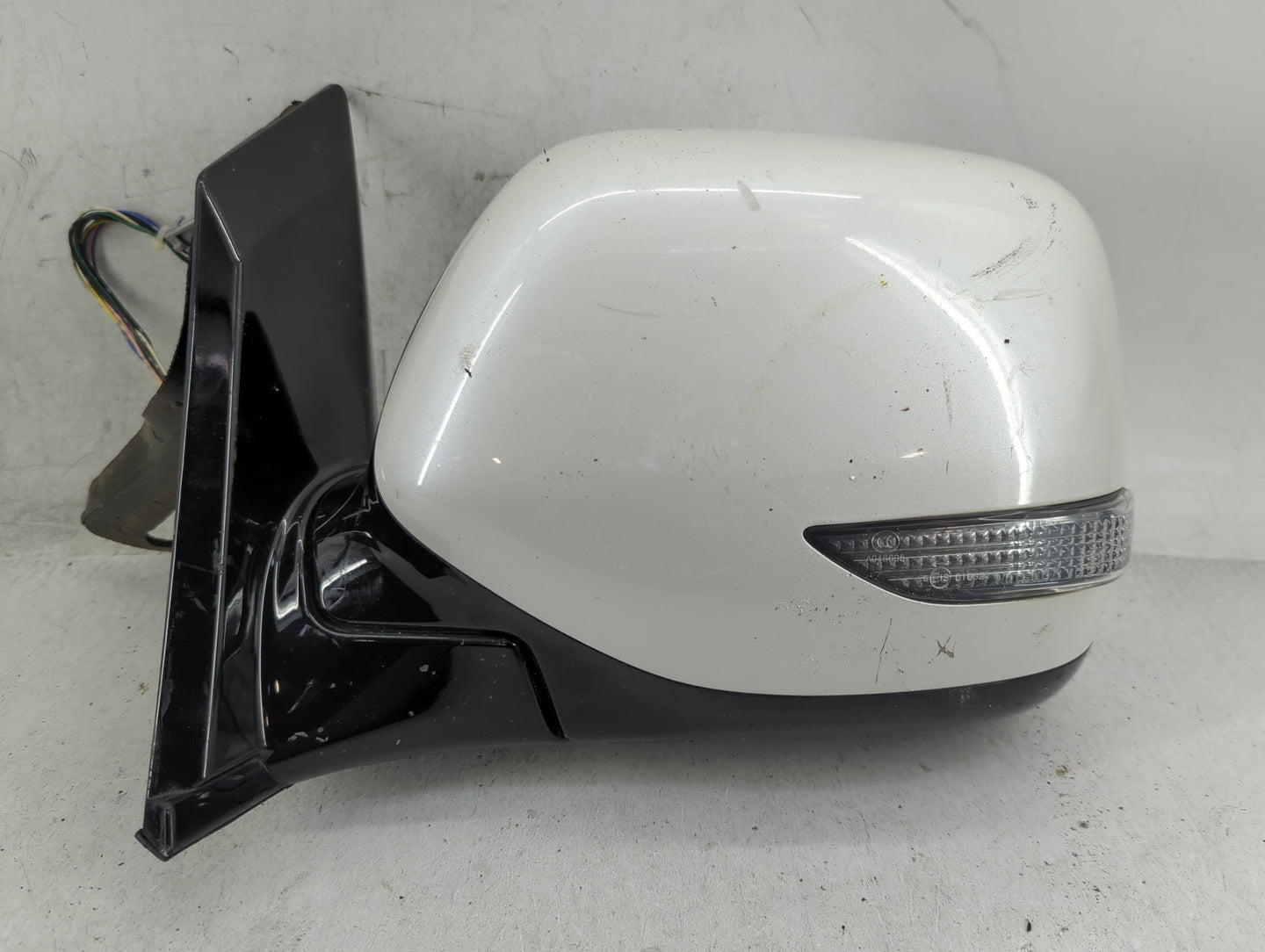 2008-2014 Subaru Tribeca Driver Side View Mirror - Left Door Mirror OEM Used - Oemusedautoparts1.com