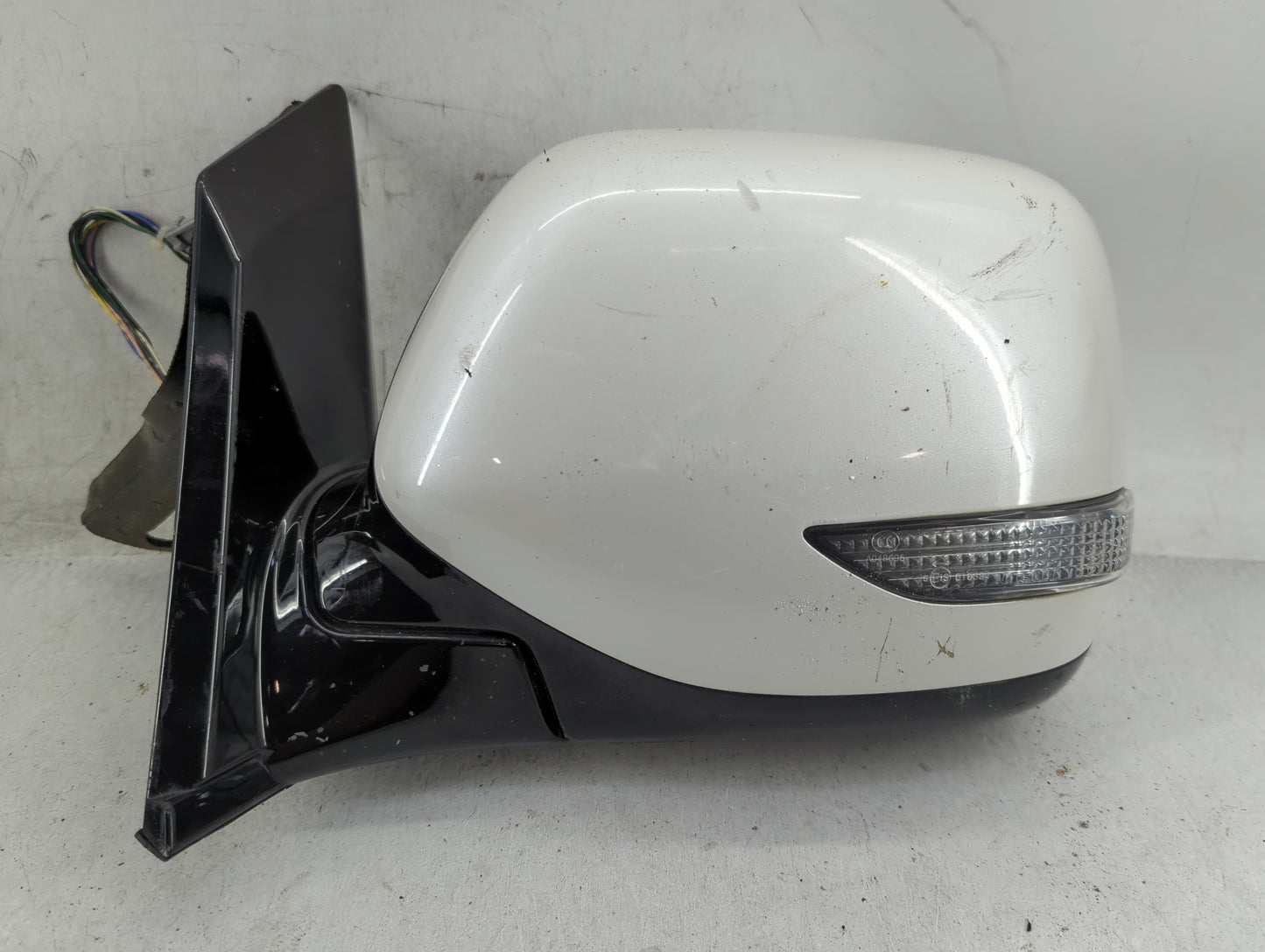 2008-2014 Subaru Tribeca Driver Side View Mirror - Left Door Mirror OEM Used - Oemusedautoparts1.com