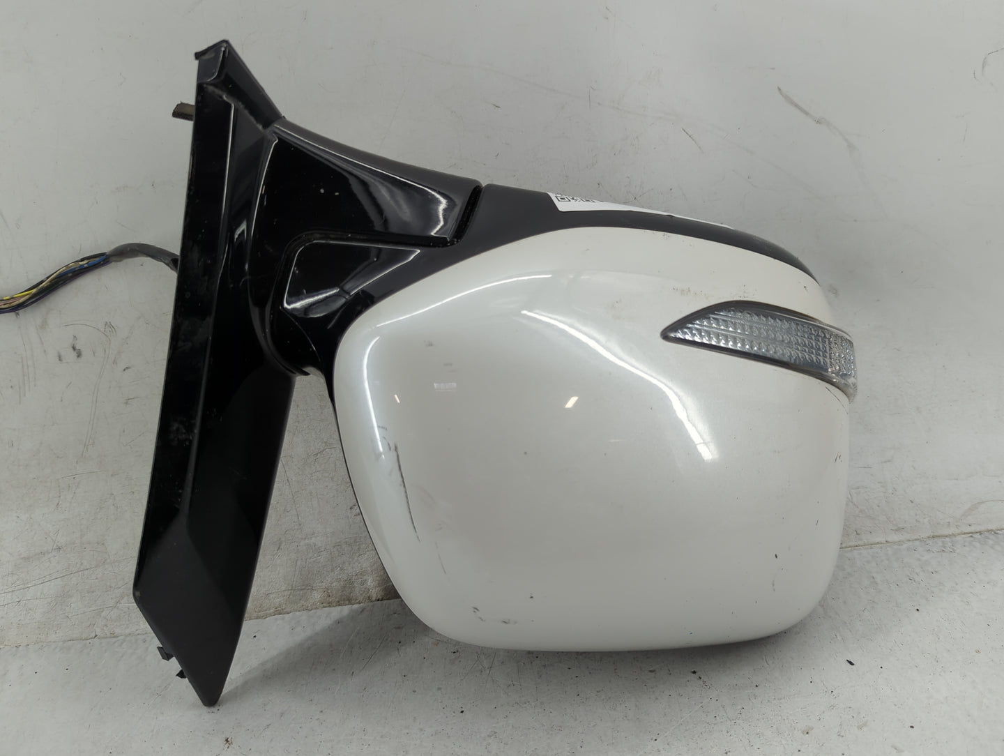 2008-2014 Subaru Tribeca Passenger Side View Mirror - Right Door Mirror OEM Used - Oemusedautoparts1.com