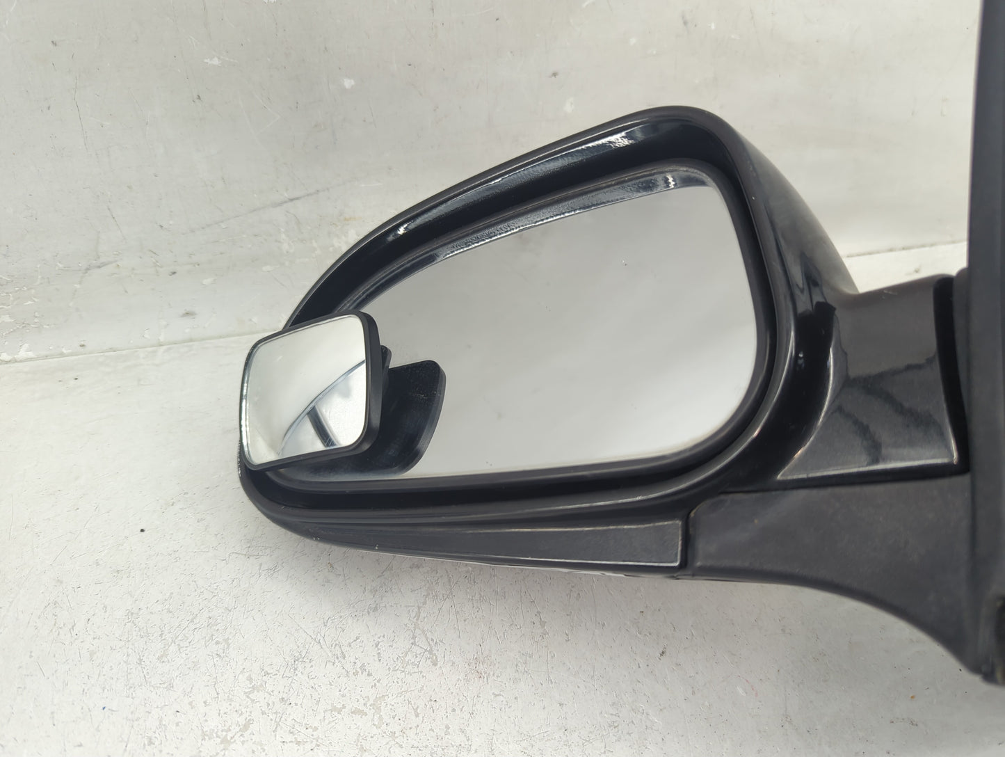 2004-2008 Suzuki Forenza Driver Side View Mirror - Left Door Mirror OEM Used - Oemusedautoparts1.com