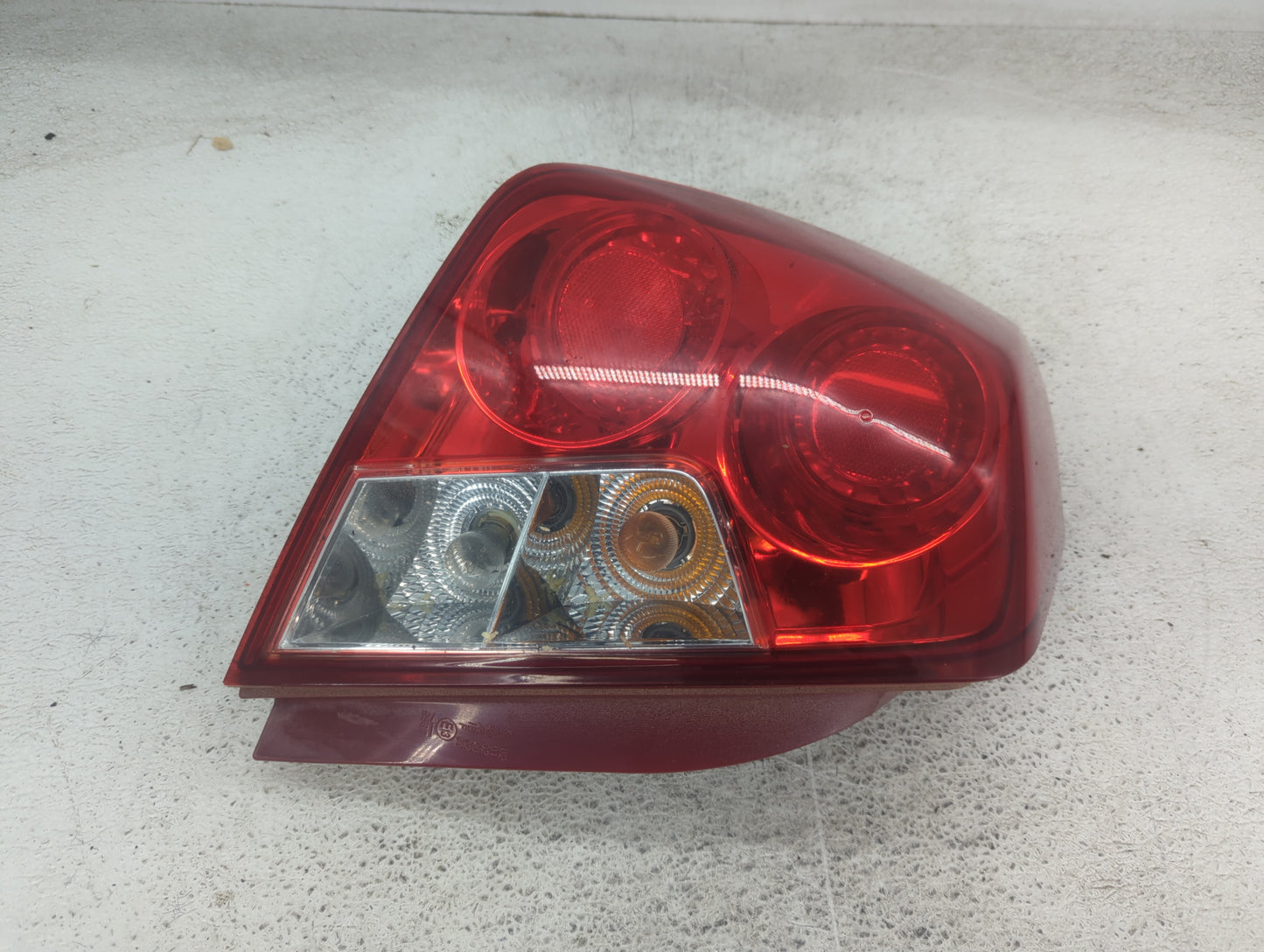 2004-2008 Suzuki Forenza Tail Light Assembly Driver Left OEM P/N:0311-001929 Fits Fits 2004 2005 2006 2007 2008 OEM Used Aut