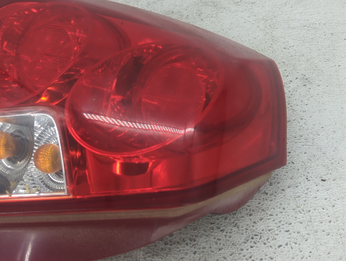 2004-2008 Suzuki Forenza Tail Light Assembly Driver Left OEM P/N:0311-001929 Fits Fits 2004 2005 2006 2007 2008 OEM Used Aut
