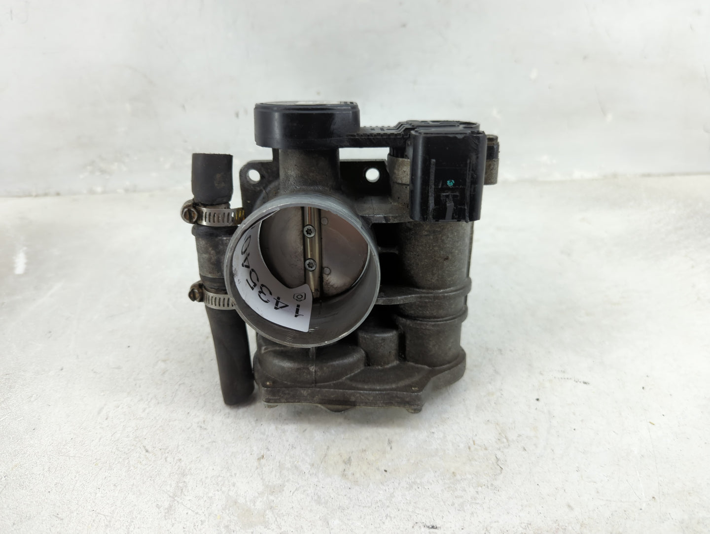 2006-2008 Suzuki Forenza Throttle Body P/N:96417730 Fits Fits 2006 2007 2008 OEM Used Auto Parts - Oemusedautoparts1.com