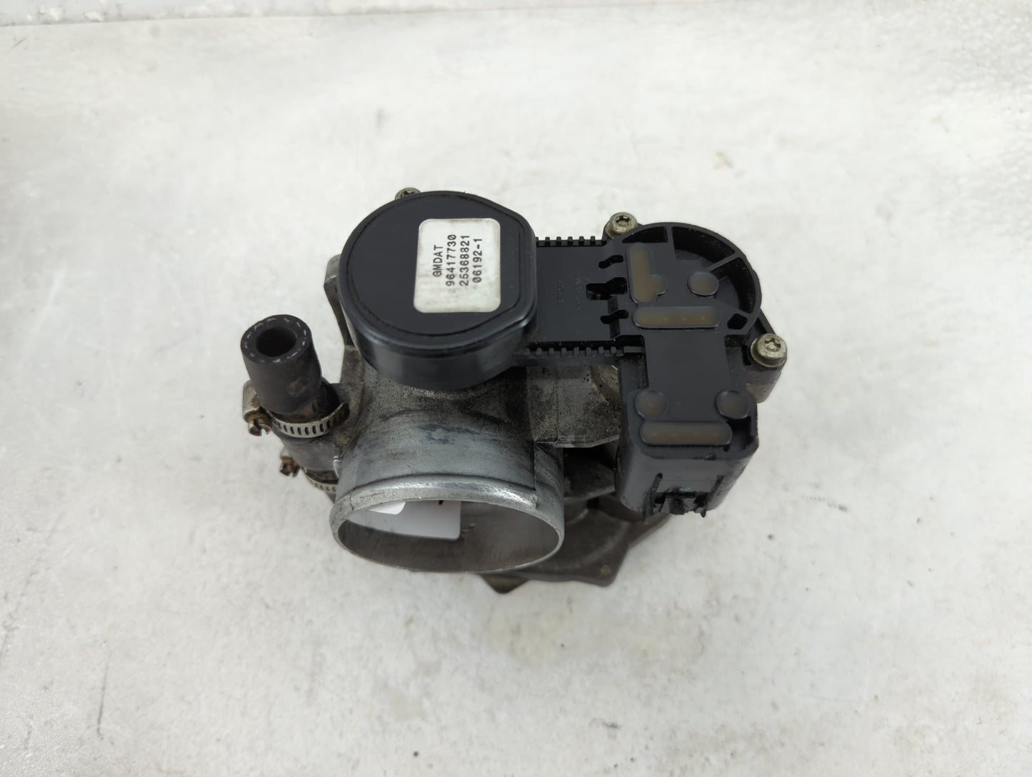2006-2008 Suzuki Forenza Throttle Body P/N:96417730 Fits Fits 2006 2007 2008 OEM Used Auto Parts - Oemusedautoparts1.com