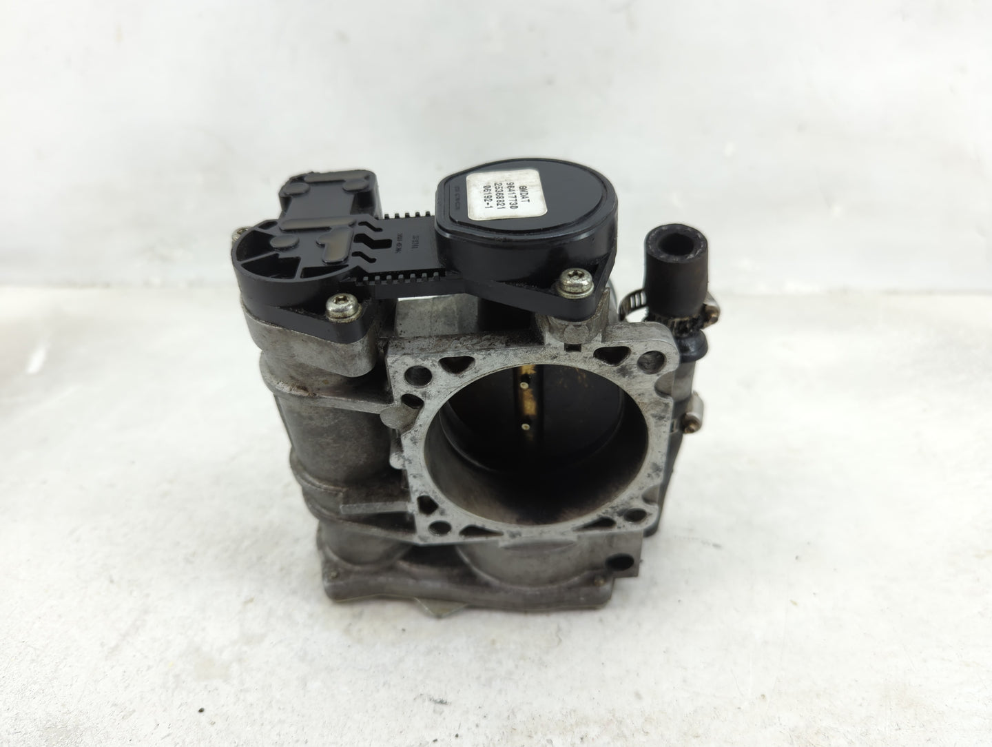2006-2008 Suzuki Forenza Throttle Body P/N:96417730 Fits Fits 2006 2007 2008 OEM Used Auto Parts - Oemusedautoparts1.com