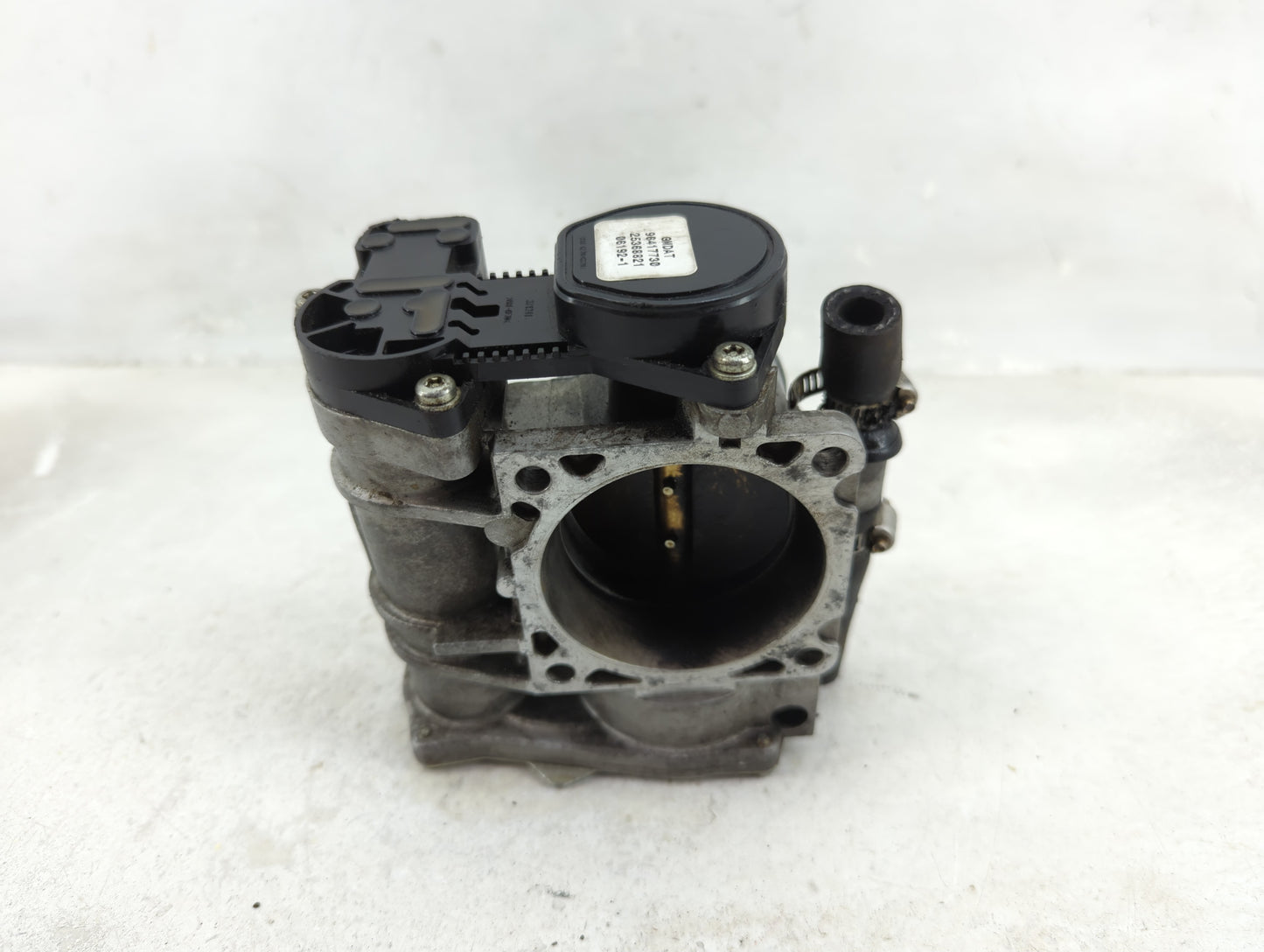 2006-2008 Suzuki Forenza Throttle Body P/N:96417730 Fits Fits 2006 2007 2008 OEM Used Auto Parts - Oemusedautoparts1.com