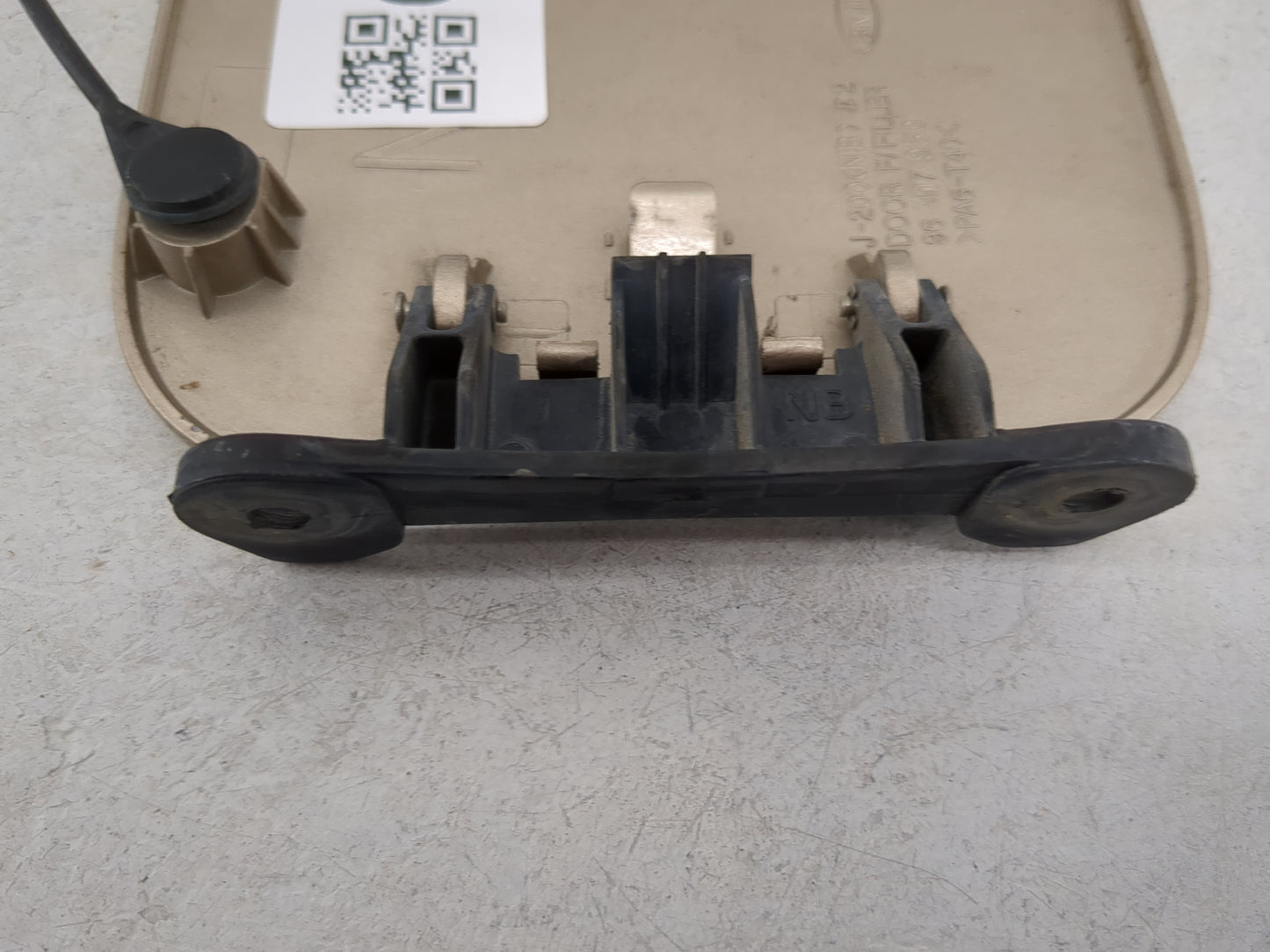 2008 Suzuki Forenza Fuel Tank Door Lid Gas Tank Champagne - Oemusedautoparts1.com