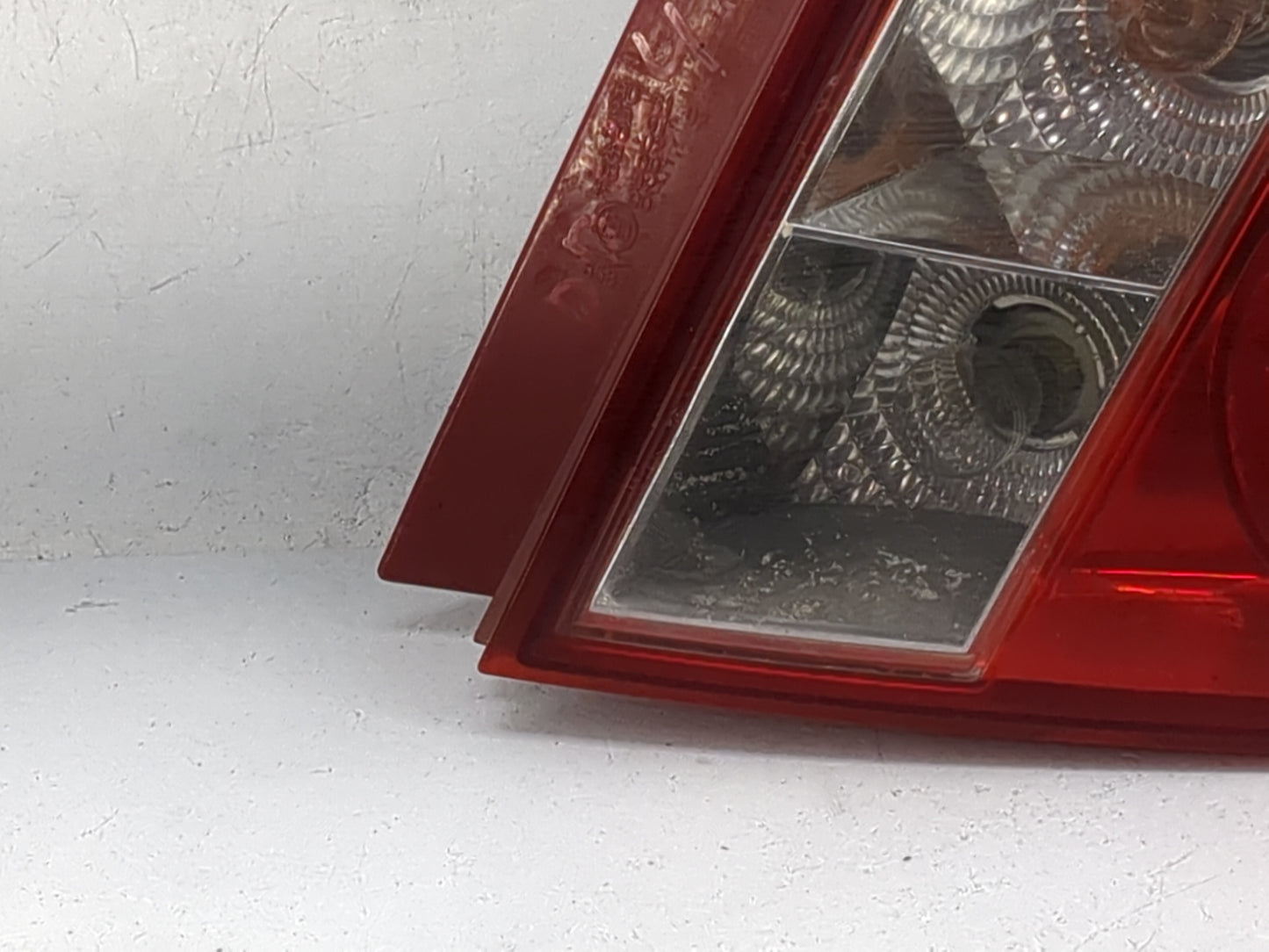 2004-2008 Suzuki Forenza Tail Light Assembly Passenger Right OEM P/N:0311-001930 Fits Fits 2004 2005 2006 2007 2008 OEM Used