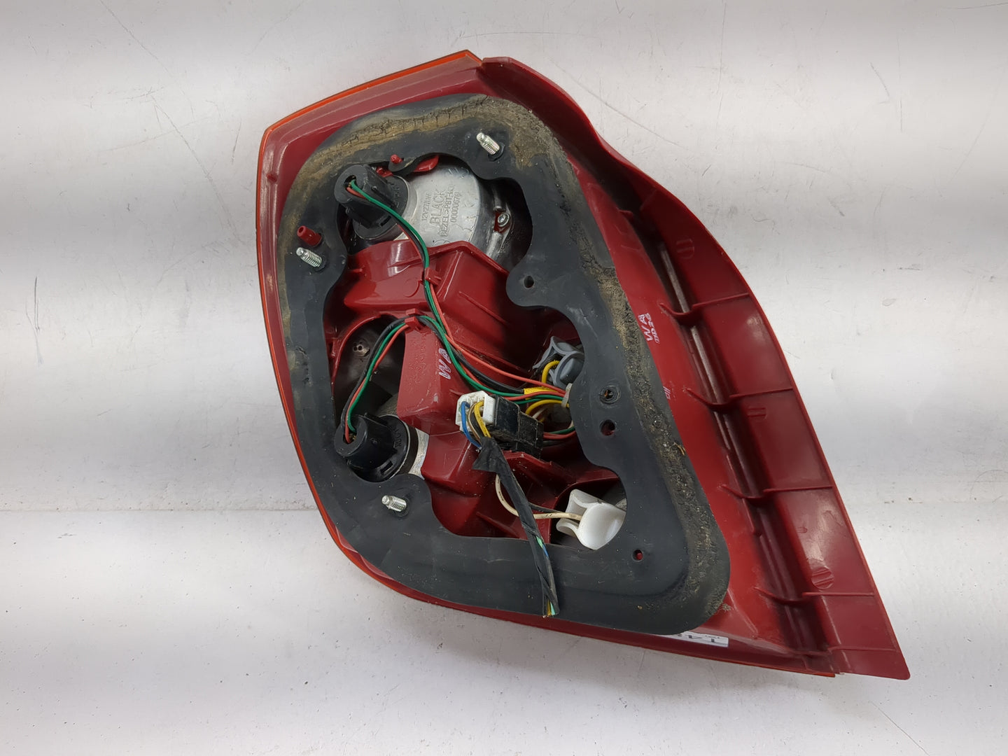 2004-2008 Suzuki Forenza Tail Light Assembly Passenger Right OEM P/N:0311-001930 Fits Fits 2004 2005 2006 2007 2008 OEM Used