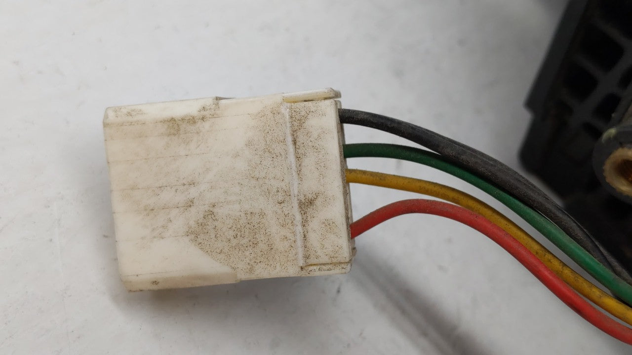 2004-2008 Suzuki Forenza Driver Side View Mirror - Left Door Mirror OEM Used - Oemusedautoparts1.com