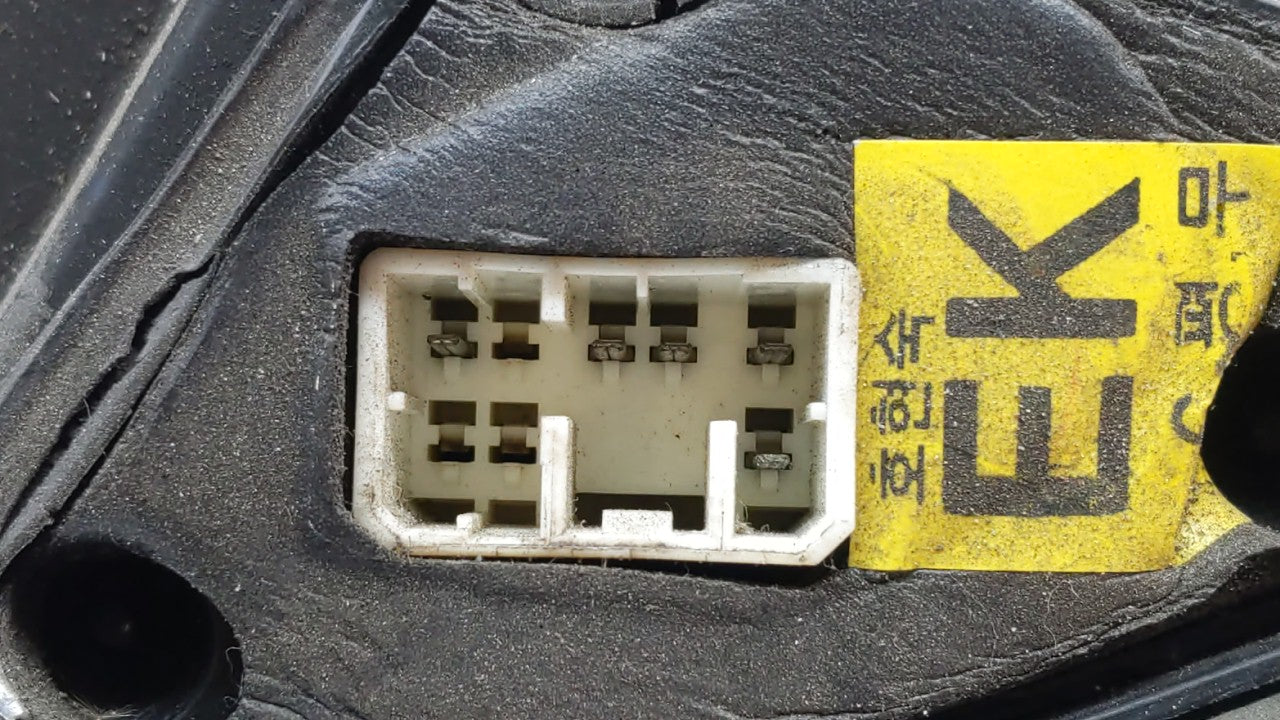 2004-2008 Suzuki Forenza Driver Side View Mirror - Left Door Mirror OEM Used - Oemusedautoparts1.com