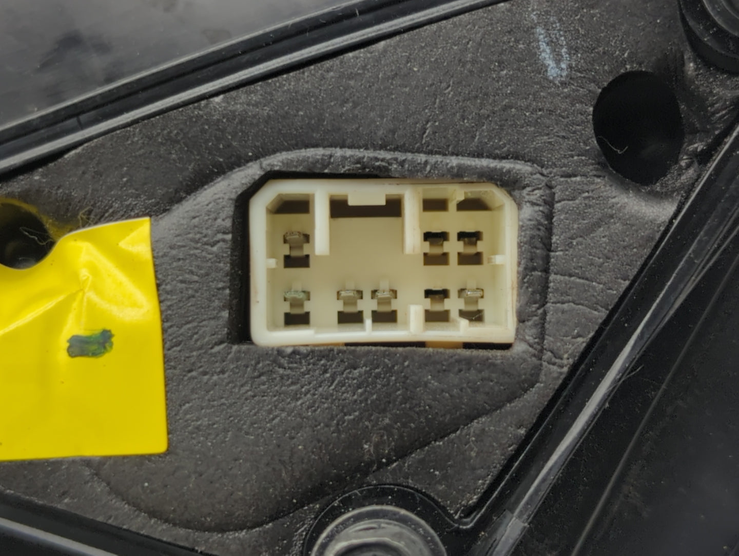 2004-2008 Suzuki Forenza Driver Side View Mirror - Left Door Mirror OEM Used - Oemusedautoparts1.com