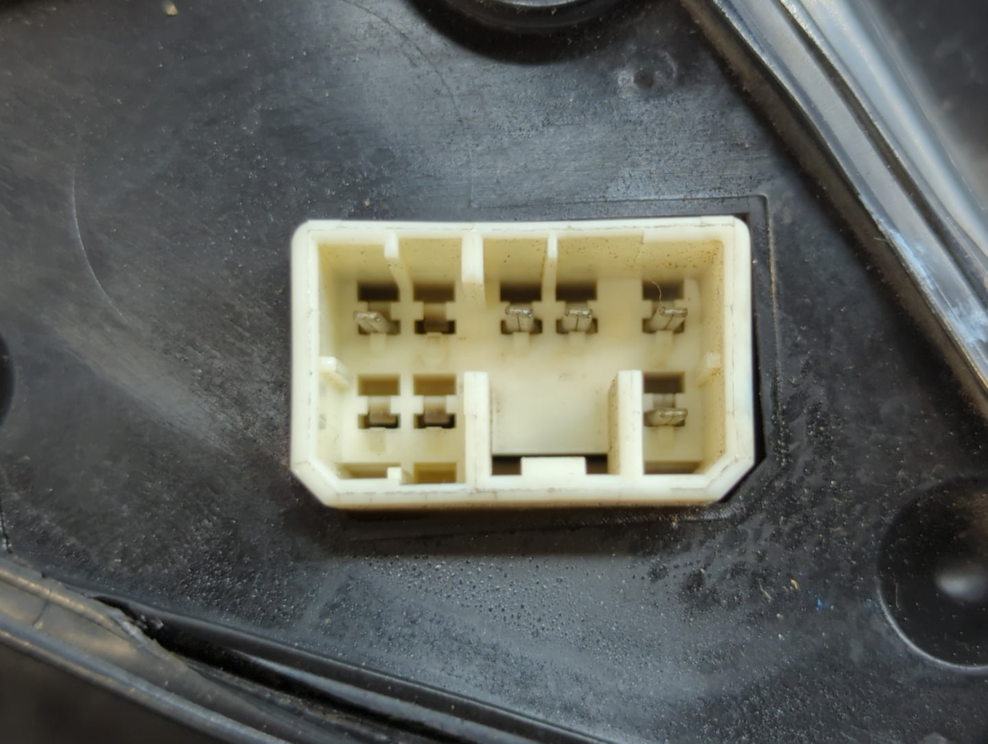 2004-2008 Suzuki Forenza Passenger Side View Mirror - Right Door Mirror OEM Used - Oemusedautoparts1.com