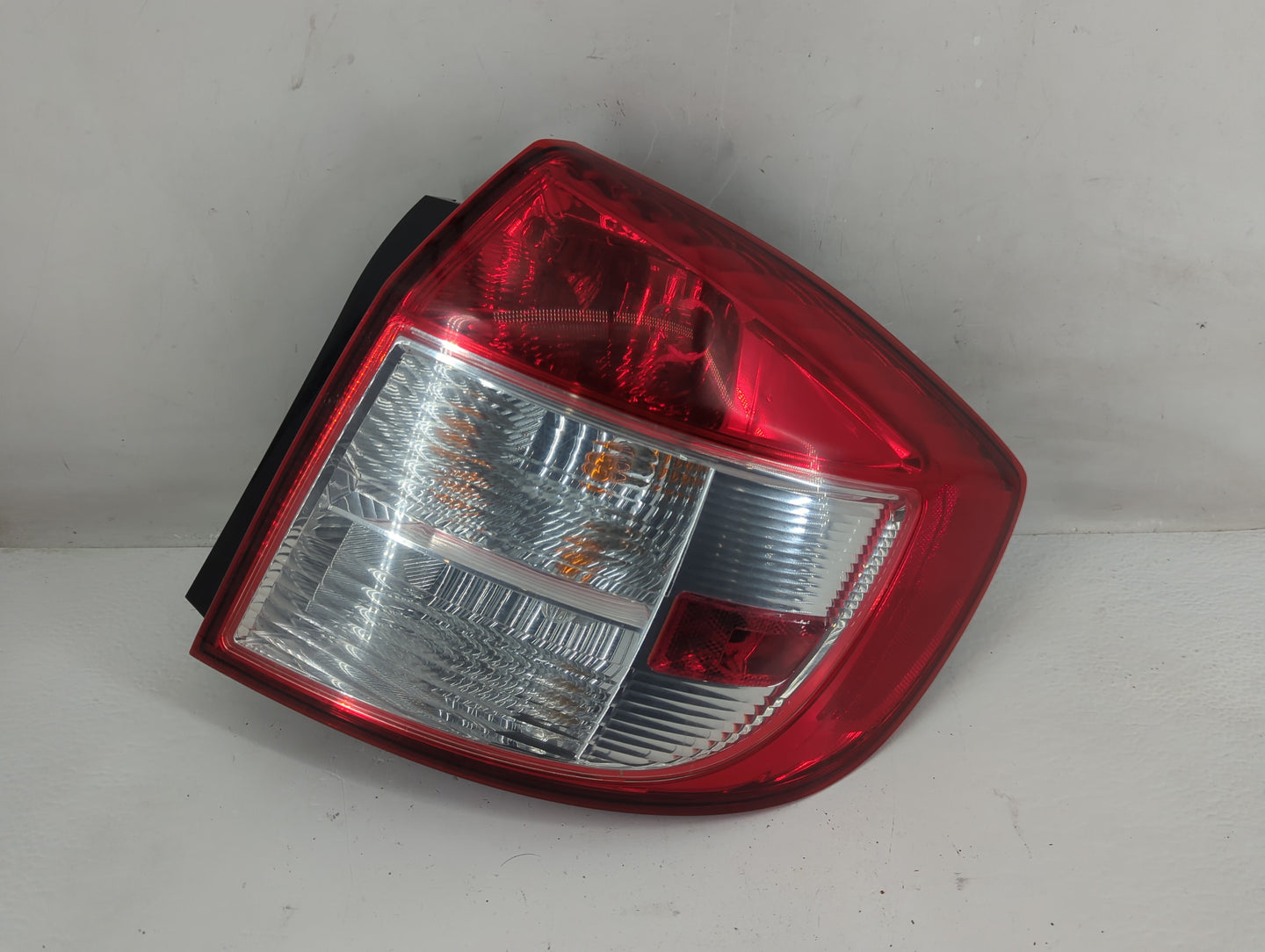 2008-2013 Suzuki Sx4 Tail Light Assembly Passenger Right OEM P/N:220-59152 Fits Fits 2008 2009 2010 2011 2012 2013 OEM Used 